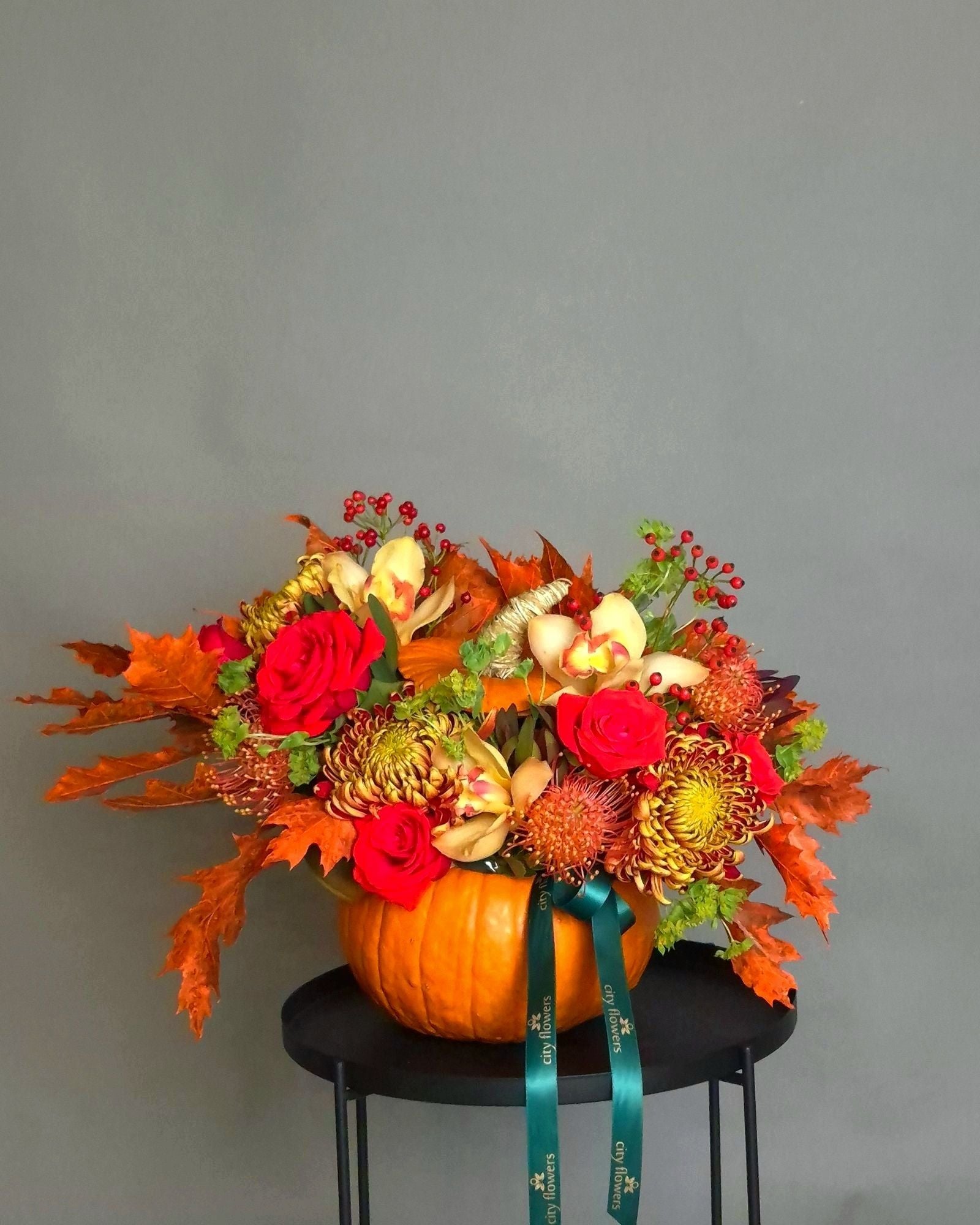 Aranjament Floral de Toamna in Dovleac