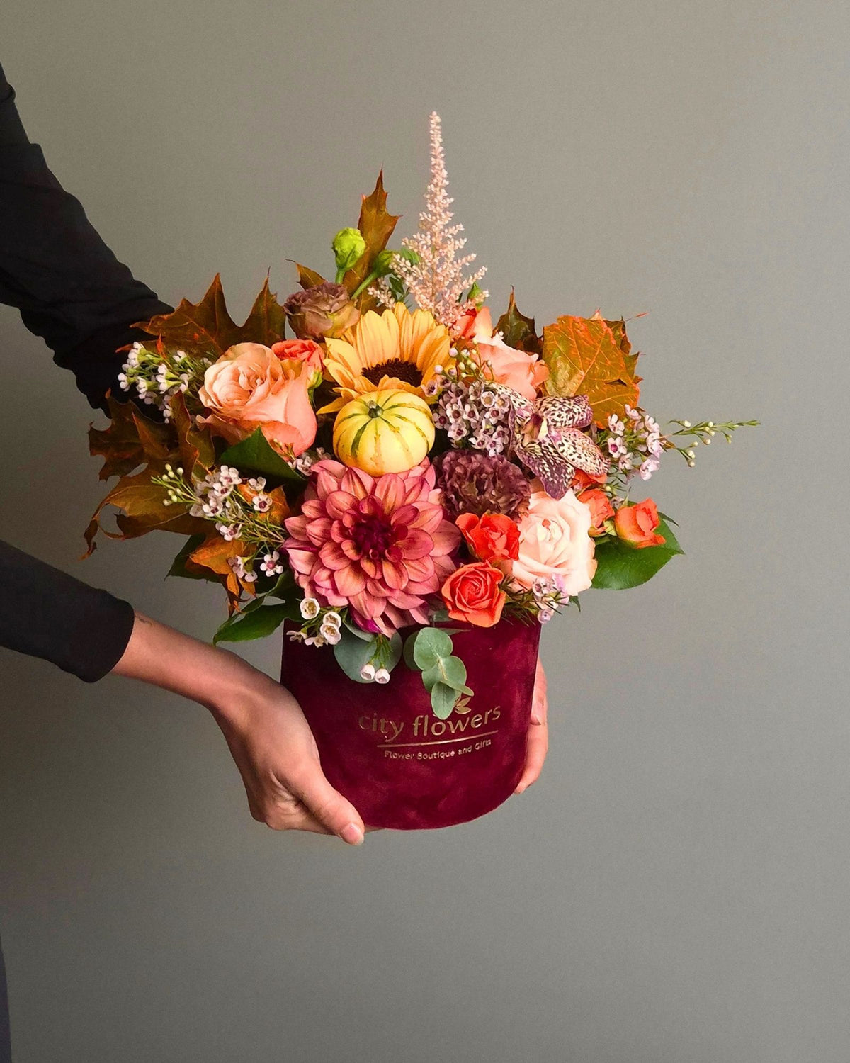 Aranjament Floral in Cutie "Toamna Vesela"