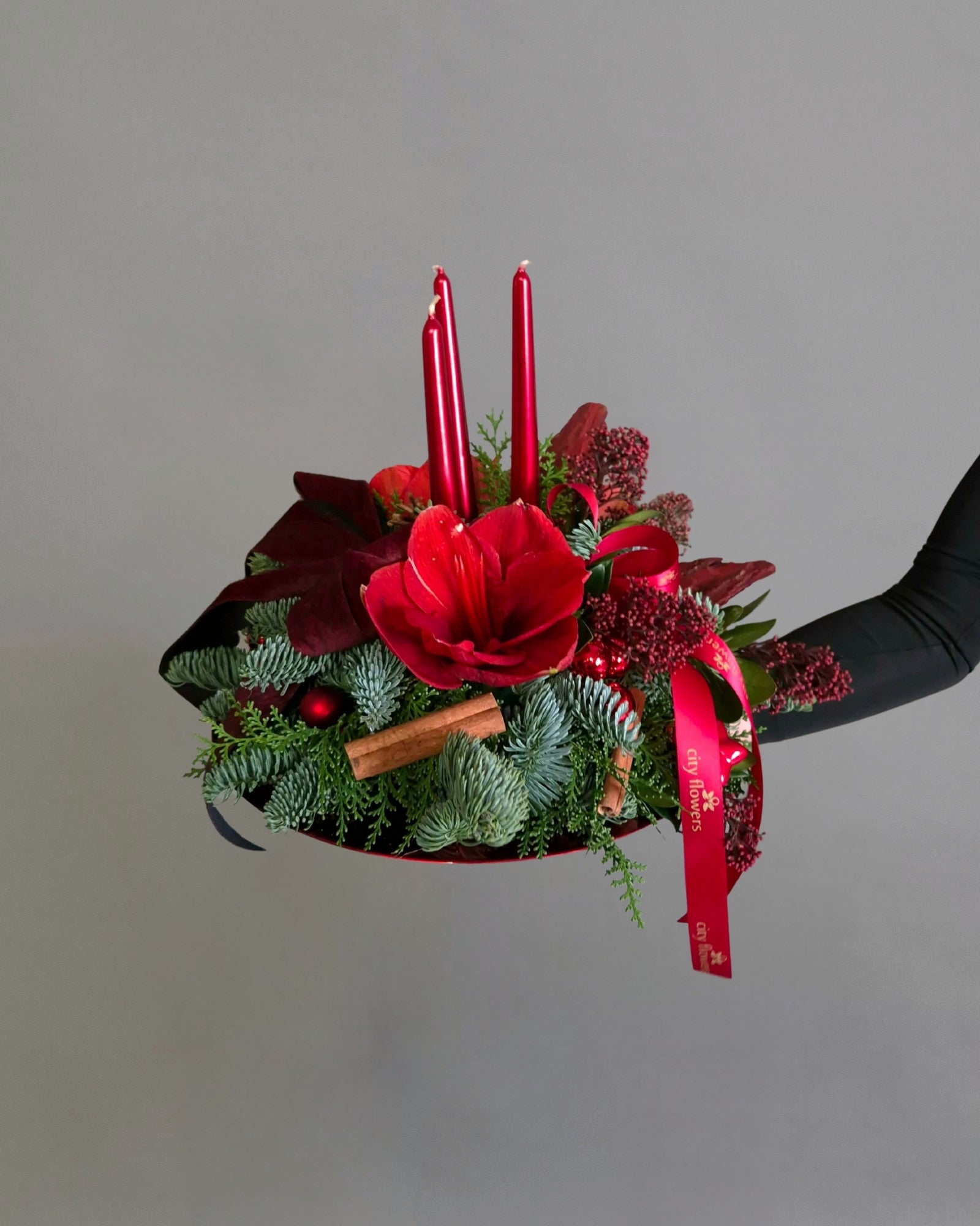 Aranjament Floral Masa "Holiday Glow"