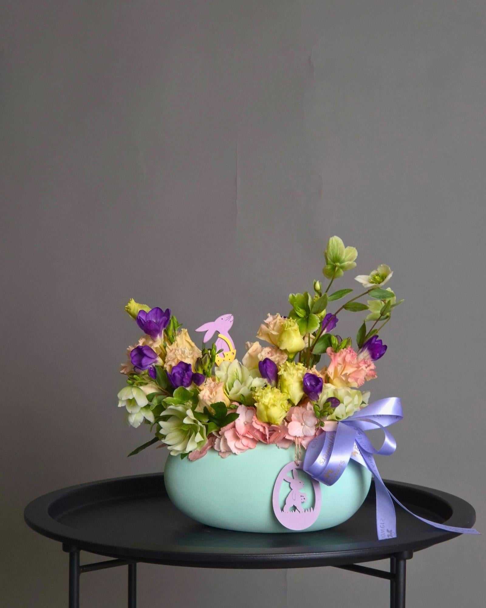 Aranjament Floral "Pastel Egg"