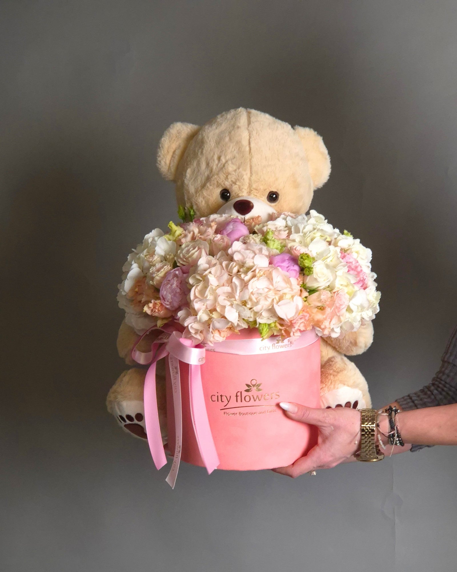 Aranjament Floral "Sweet Hugs"