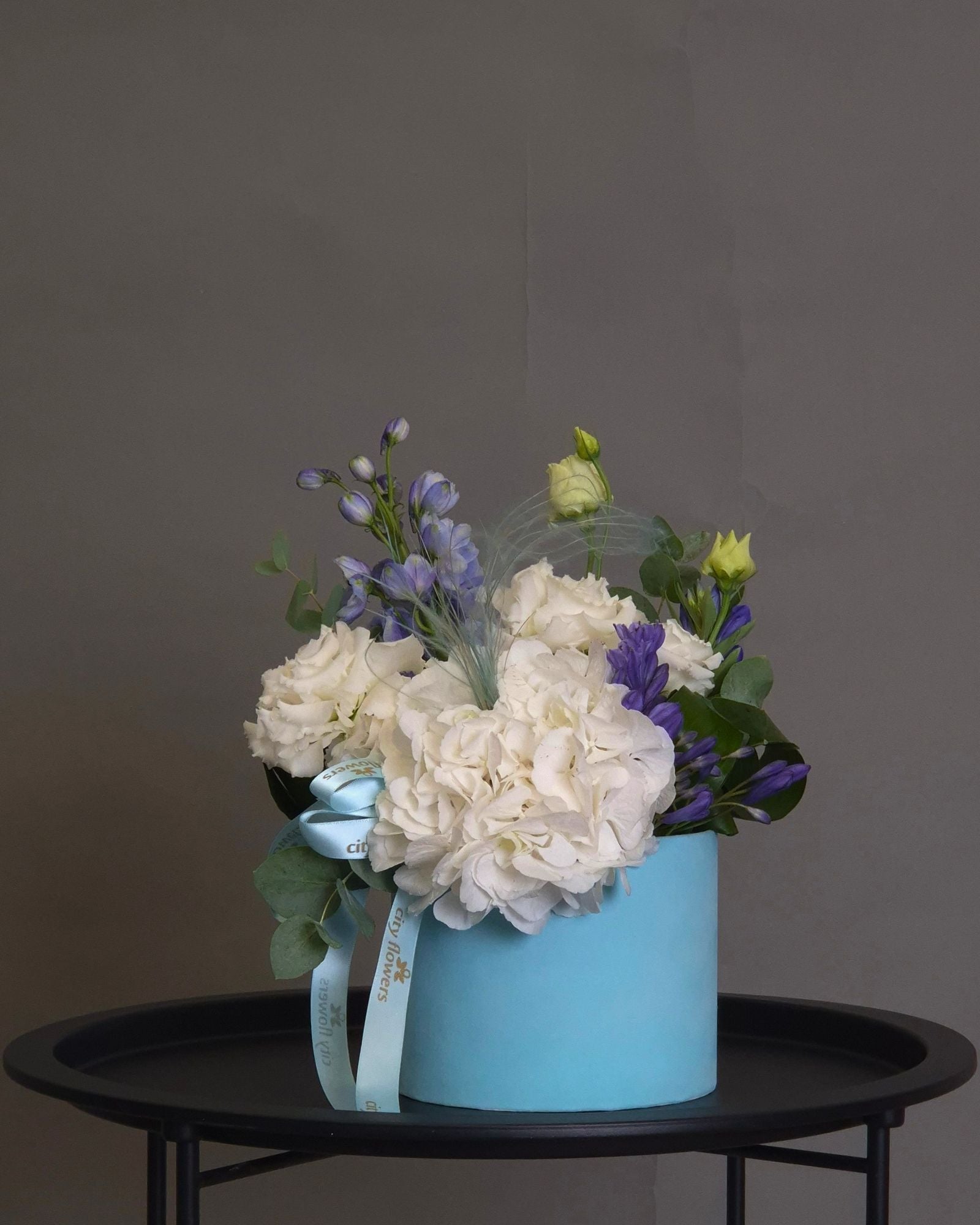 Aranjament Floral in Cutie "Blue Sky"