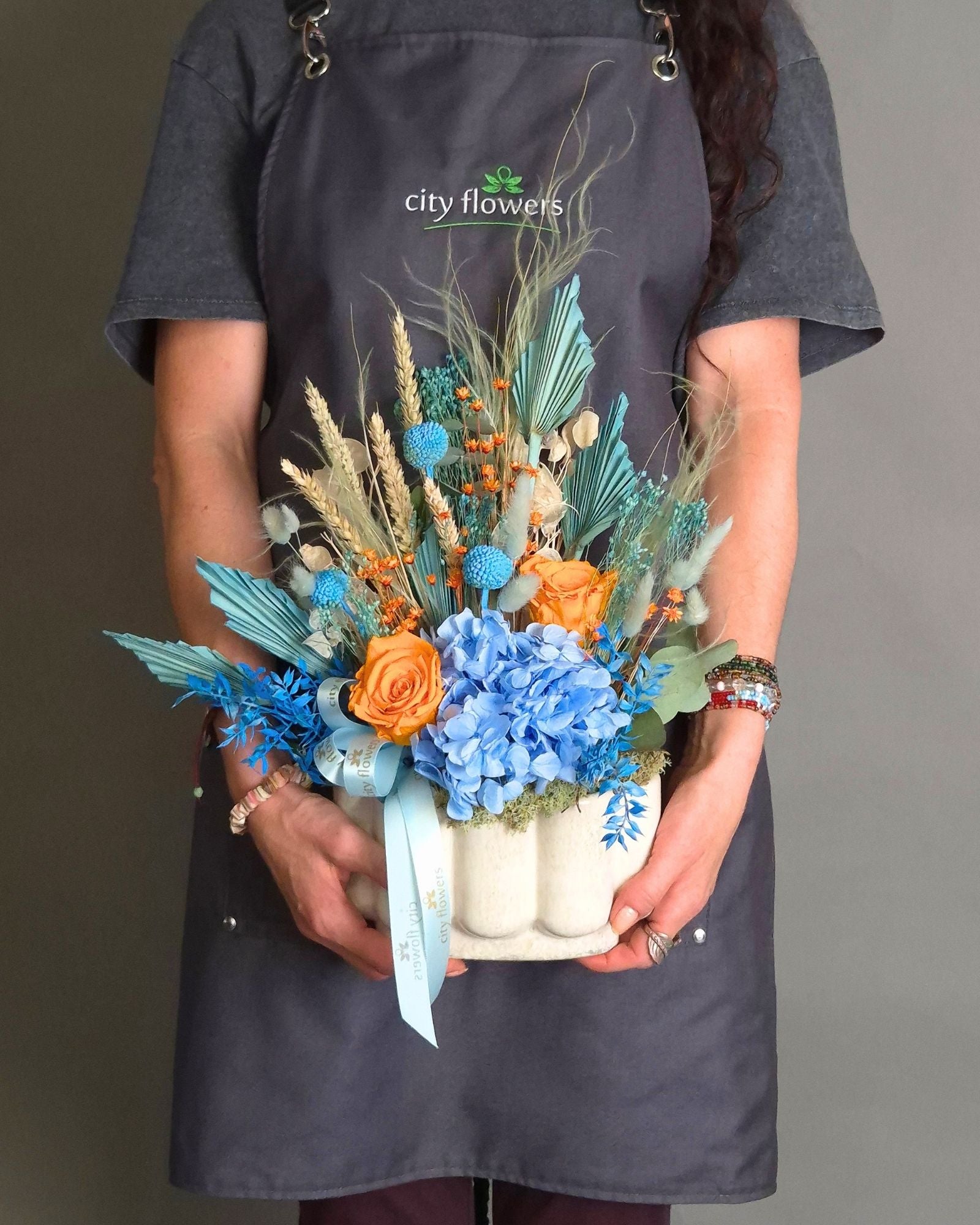Aranjament "Ocean & Sun" – Flori Uscate si Criogenate in Vas Ceramic