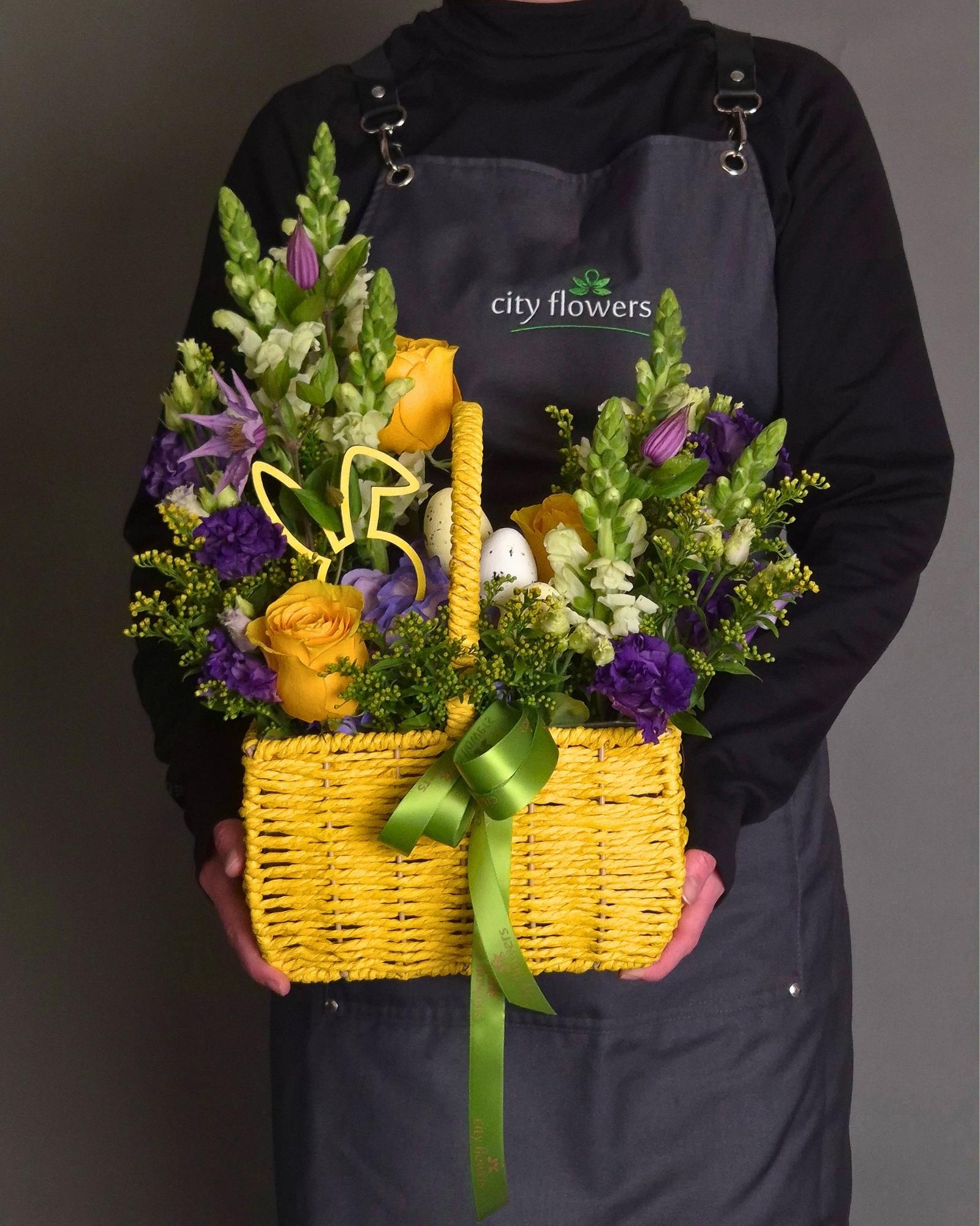 Aranjament floral cosulet "Spring Bunny"