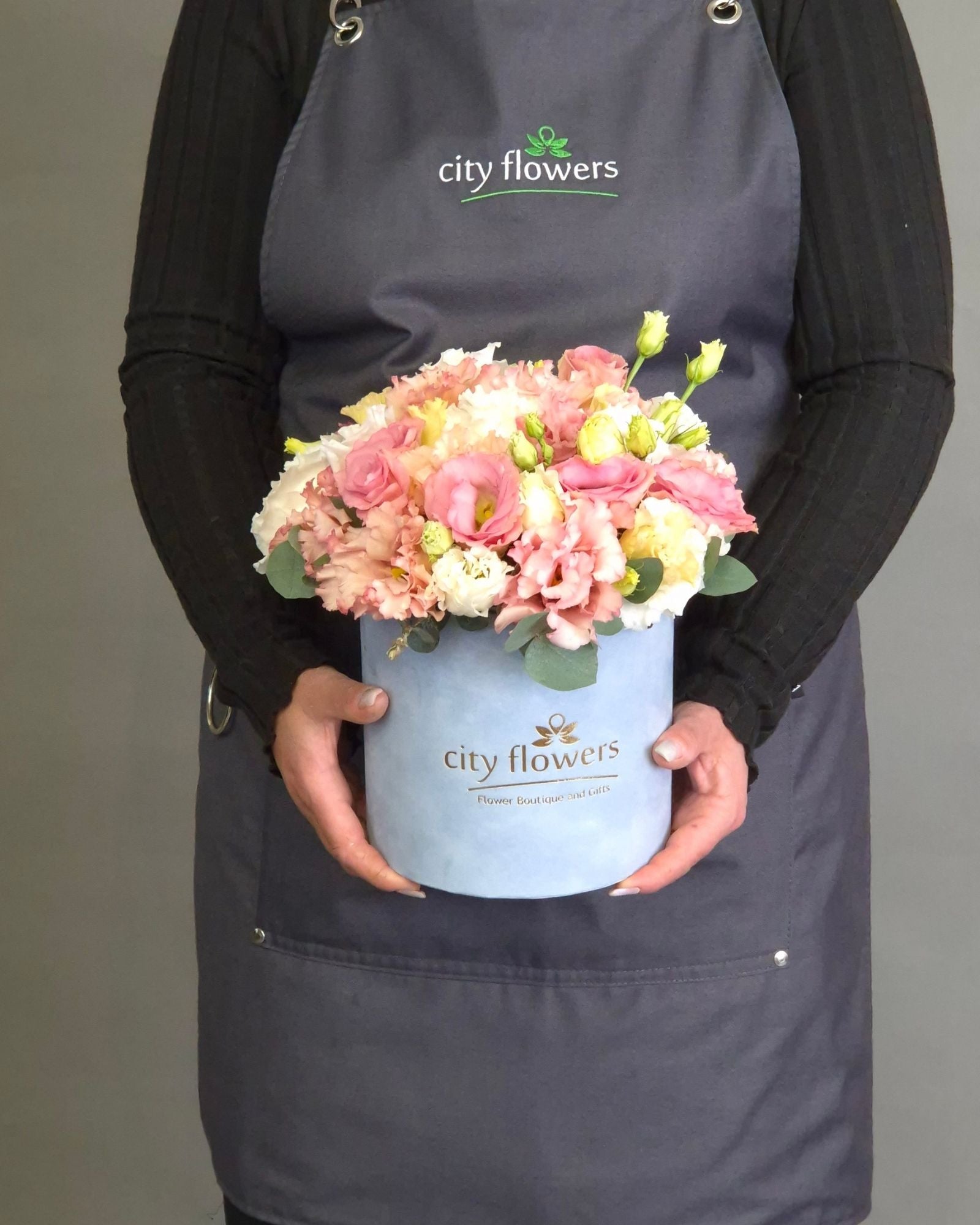 Aranjament in cutie "Pastel Whisper"