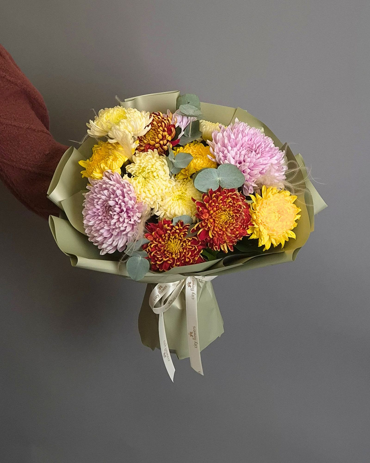 Buchet 13 Crizanteme Multicolore – Eleganta de Toamna