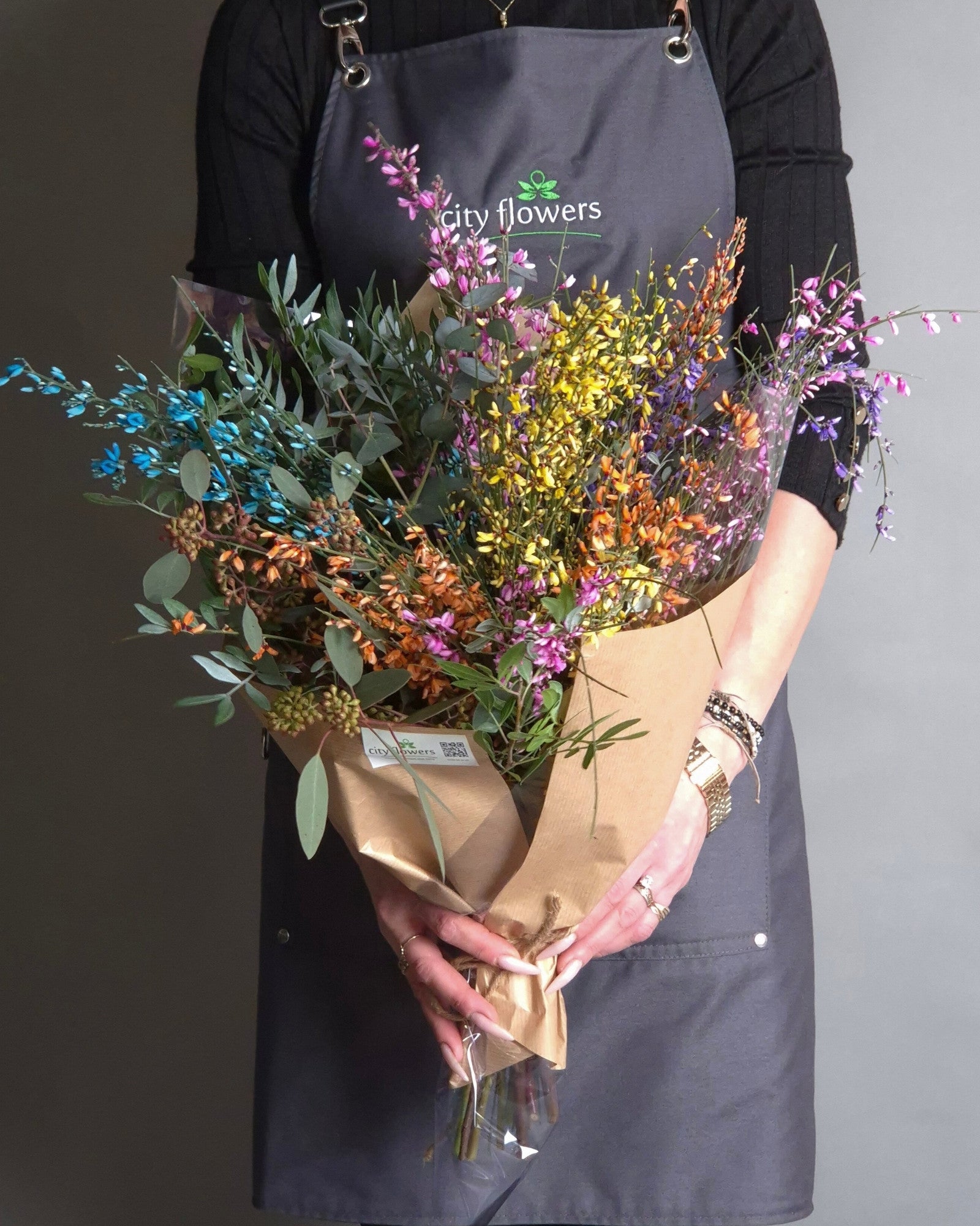 Buchet "Colorful Wild" – 7 Fire Genista