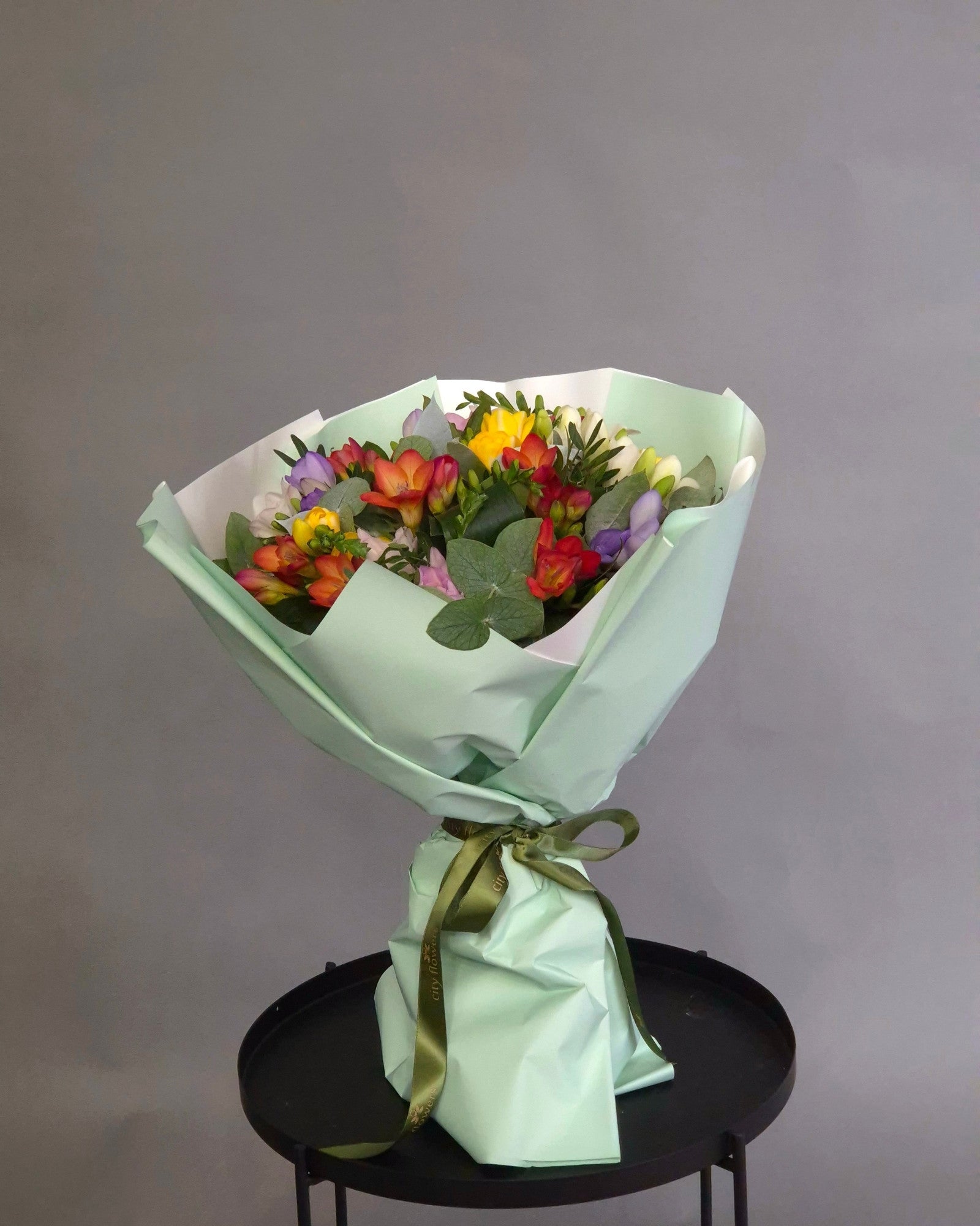 Buchet Flori 25 Frezii Multicolore Parfumate