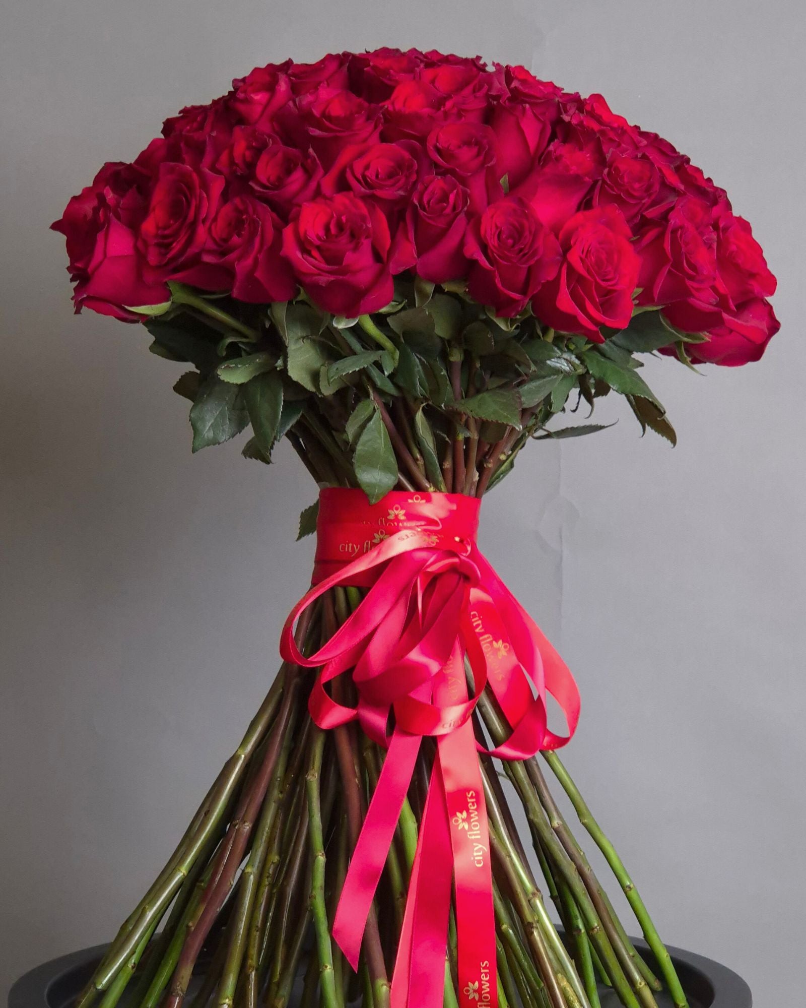 Buchet "Grand Amour" – 101 Trandafiri Rosii