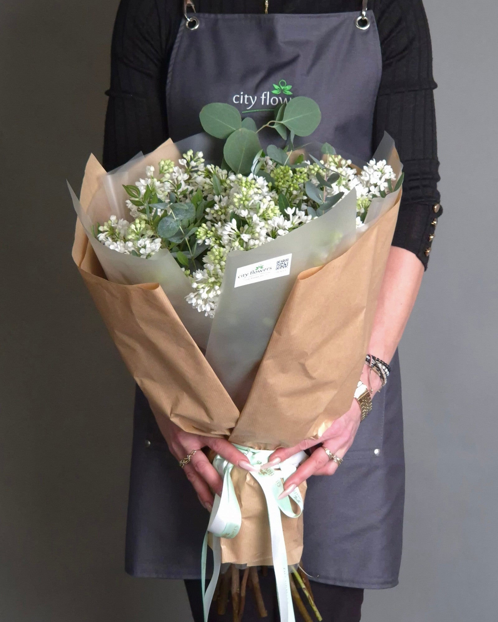 Buchet "Pure White" – 9 Fire Liliac Alb