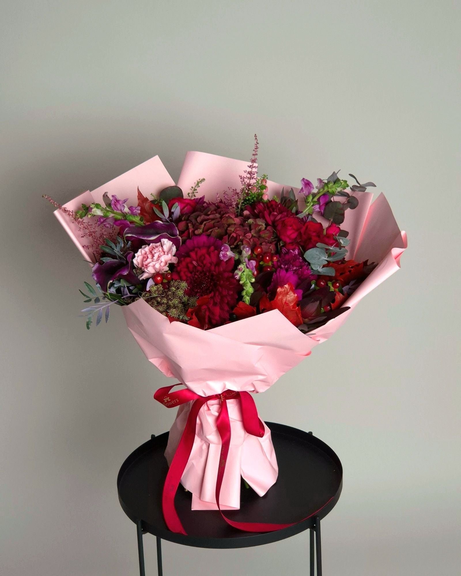 Buchet de Flori "Burgundy Chic"
