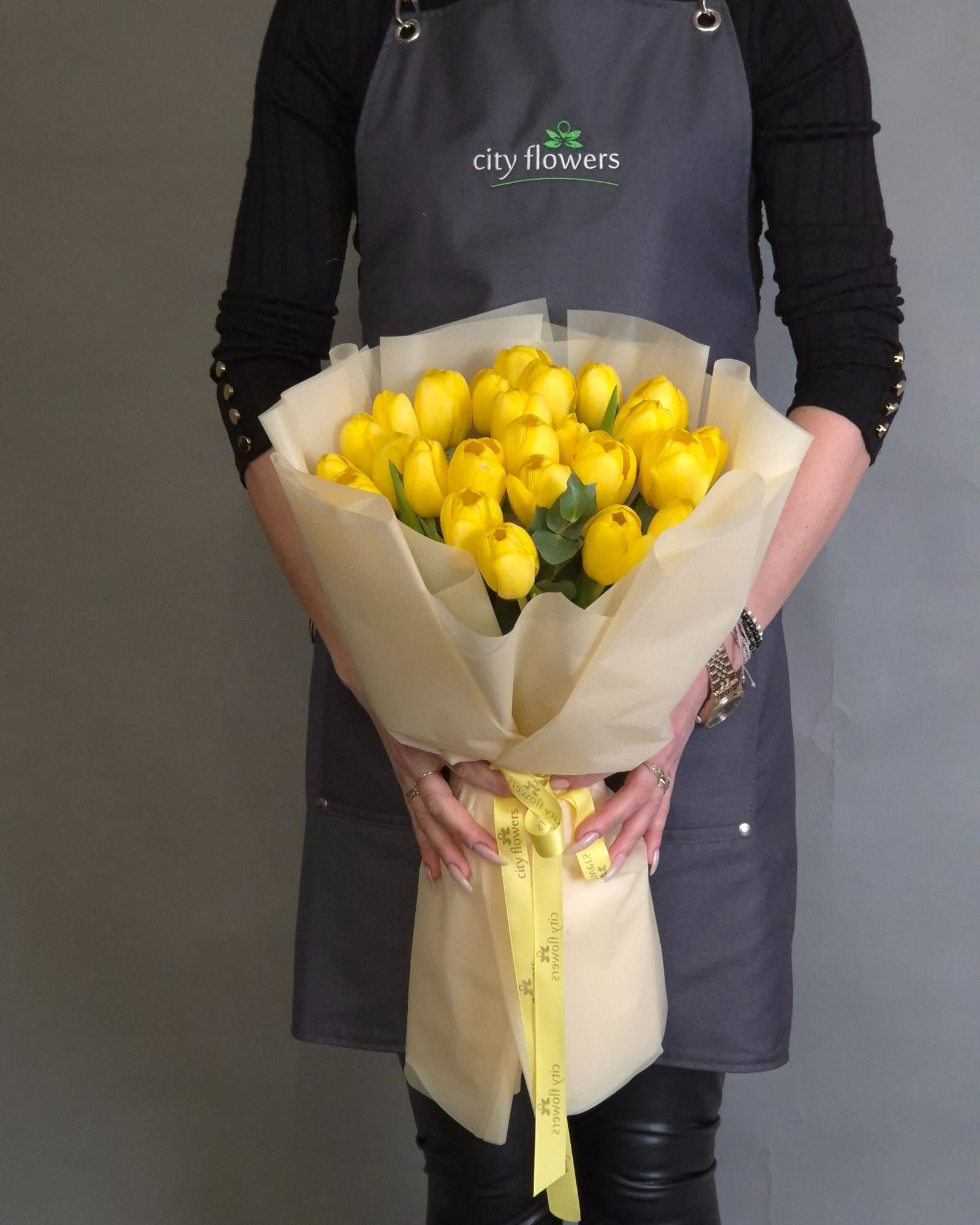 Buchet de flori 25 lalele galbene