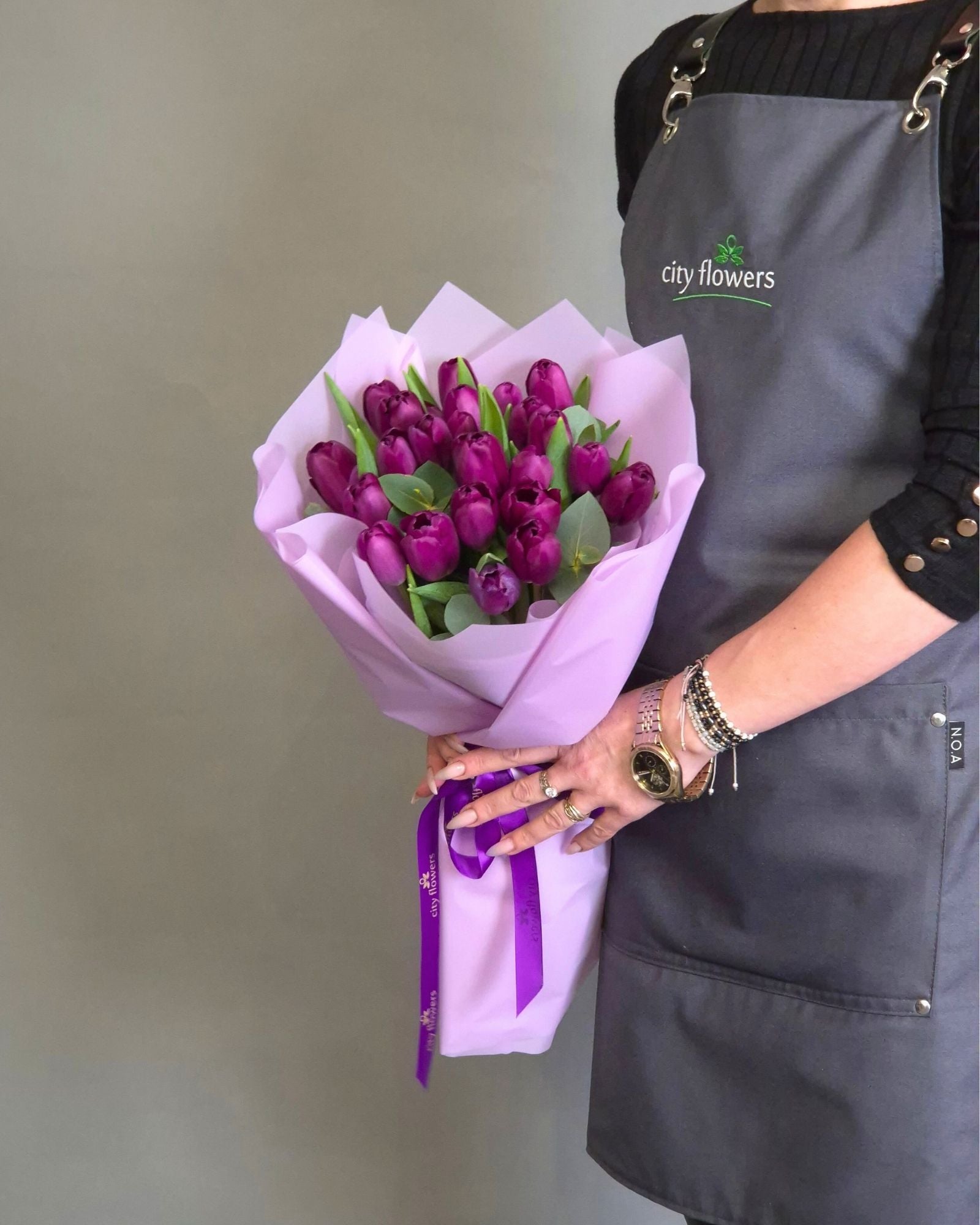 Buchet de flori 25 lalele mov