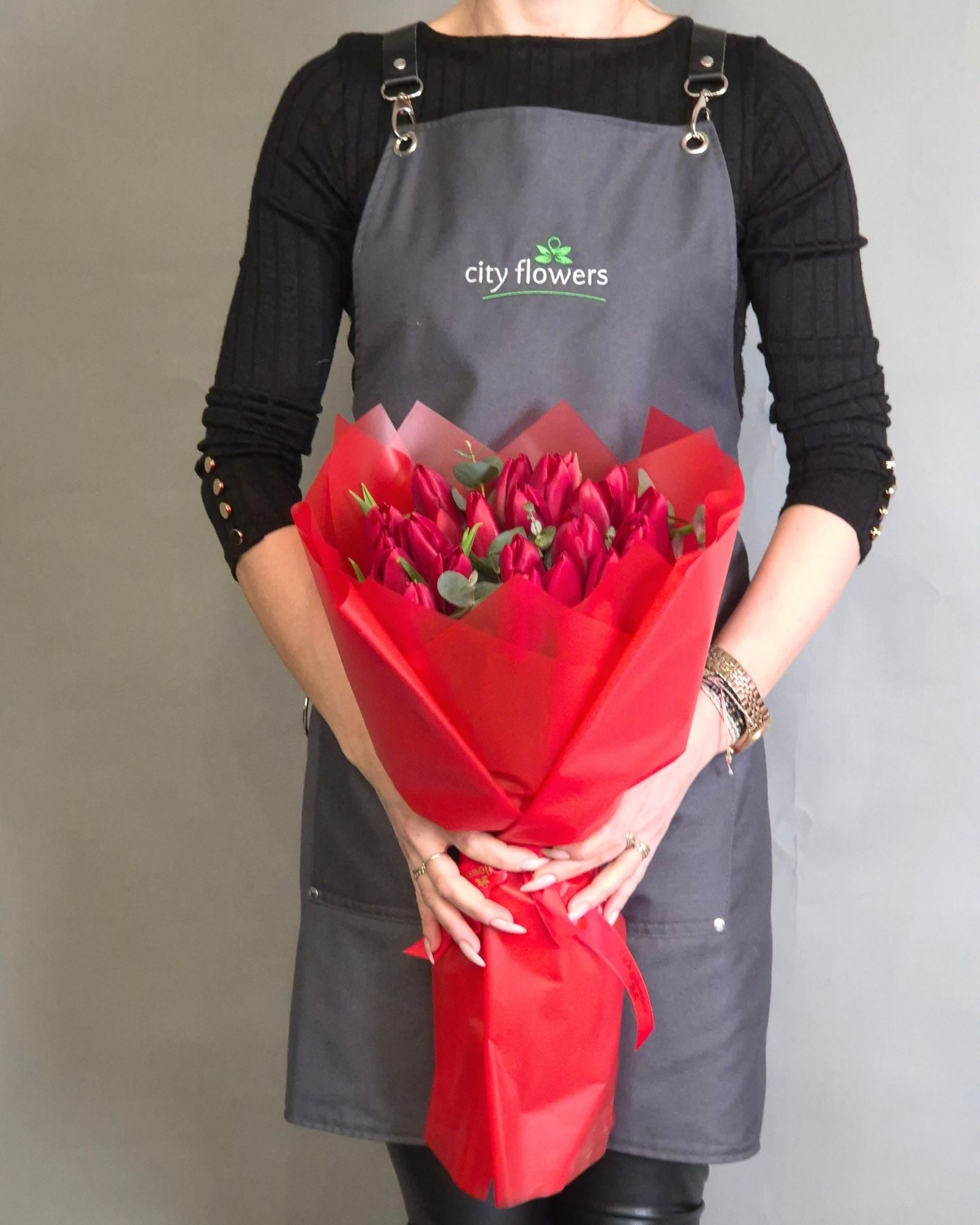 Buchet de flori 25 lalele rosii