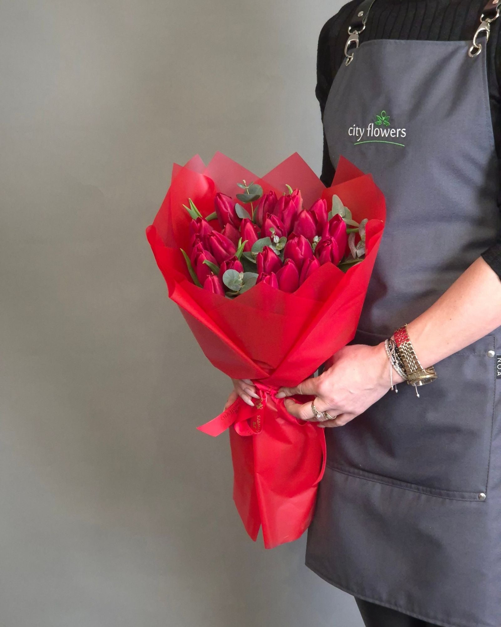 Buchet de flori 25 lalele rosii