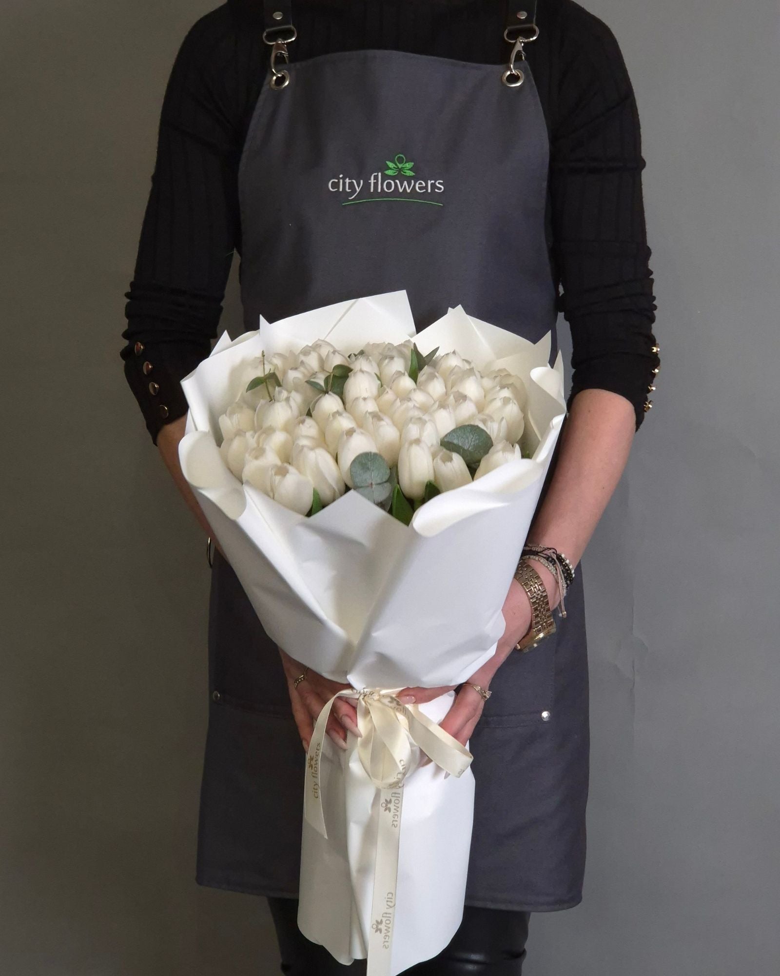 Buchet de flori 49 lalele albe