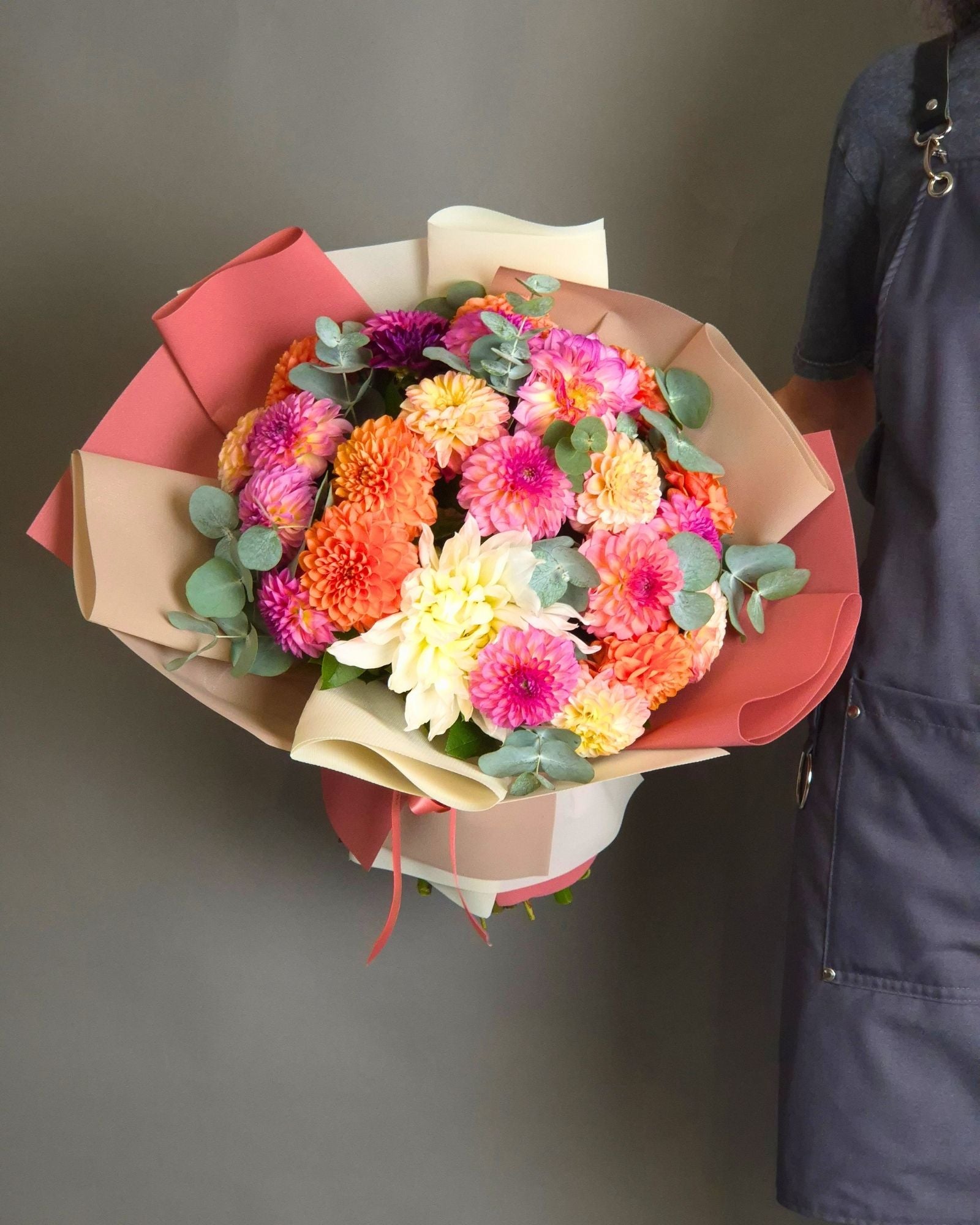 Buchet de flori "Autumn Symphony" – 25 Dalii Mix