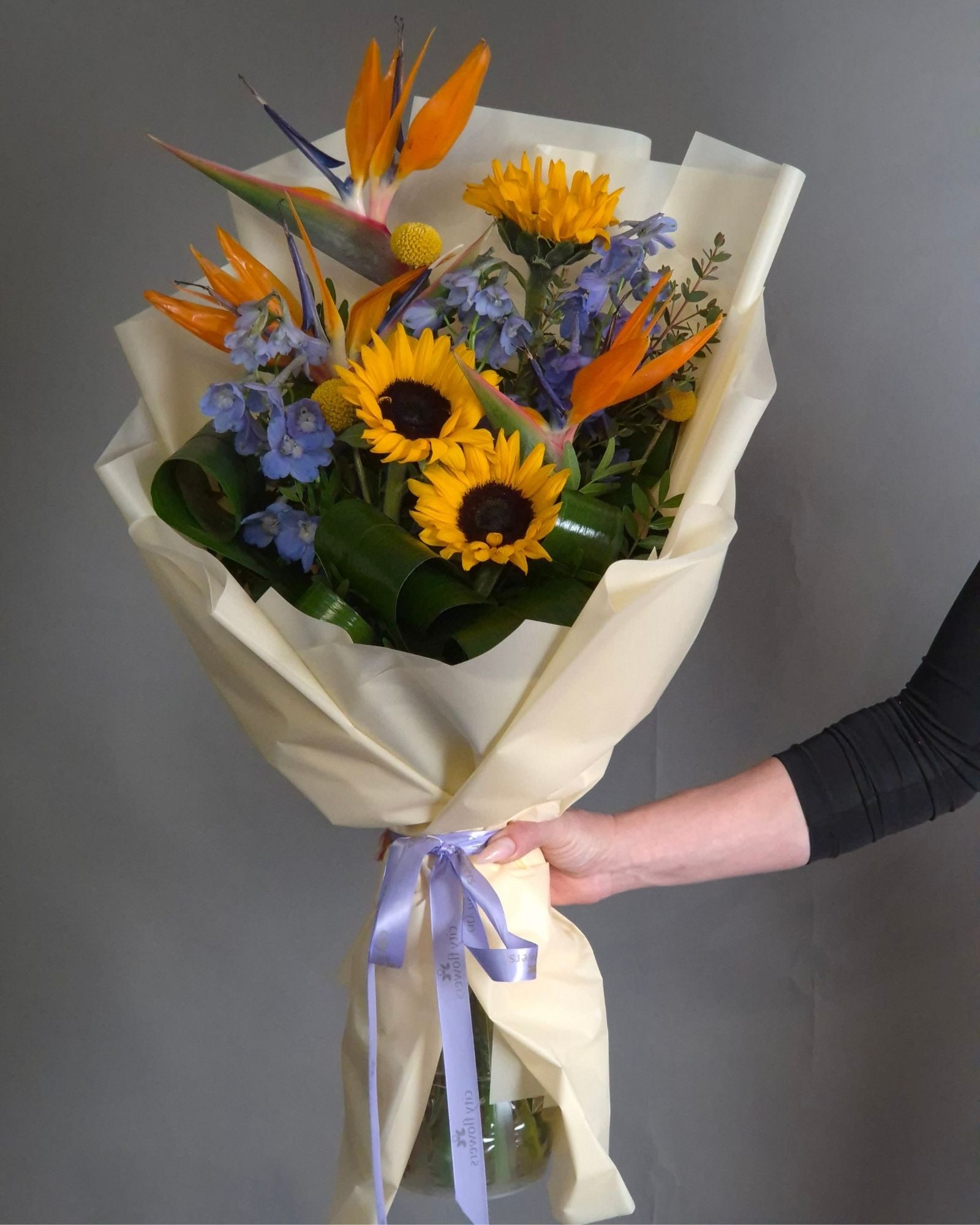 Buchet de flori "Tropical Vibes"