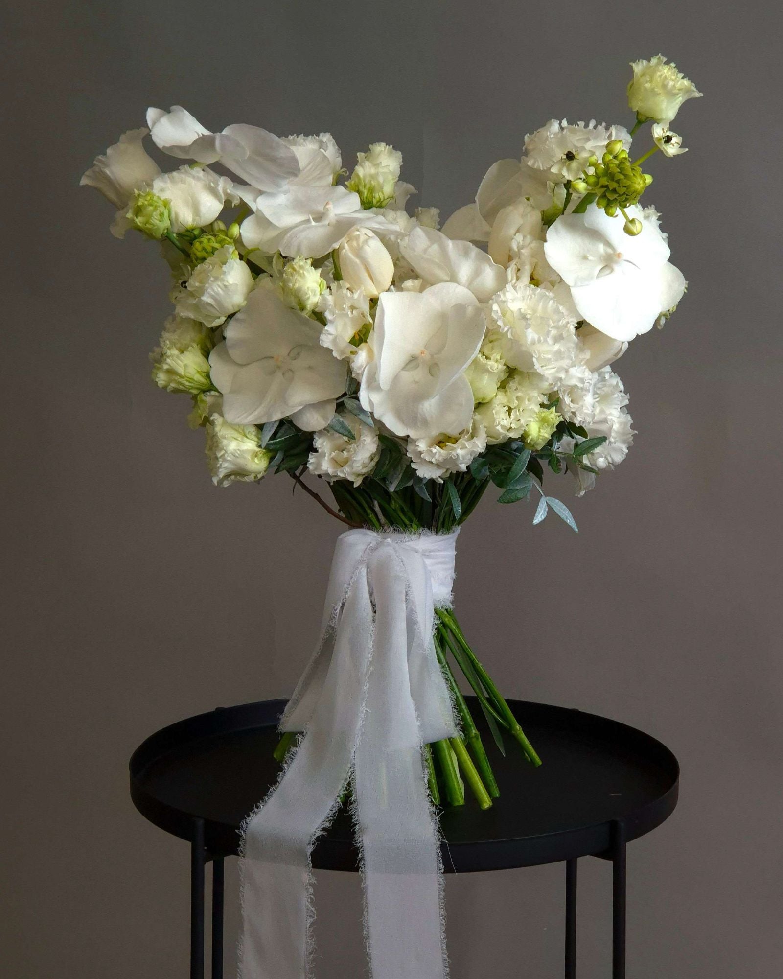 Buchet flori Mireasa "Atemporal White"