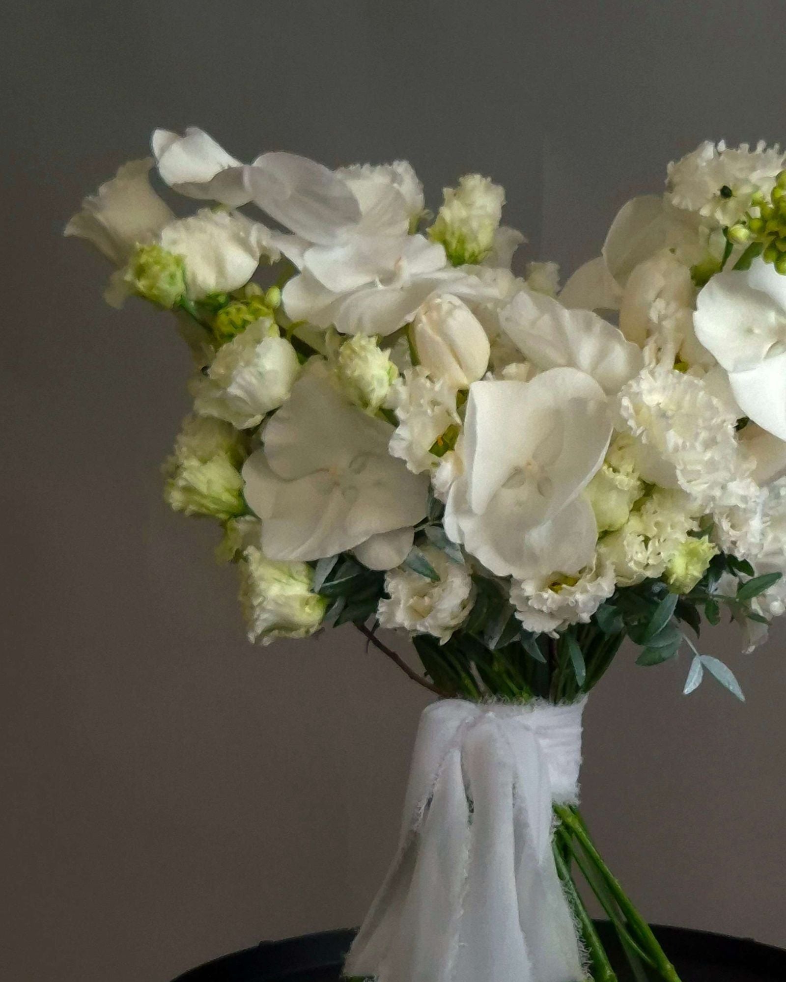 Buchet flori Mireasa "Atemporal White"