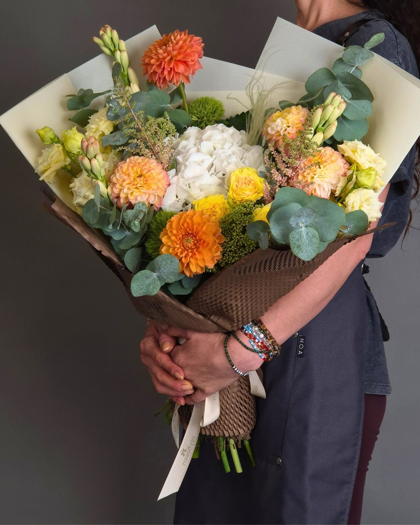 Buchet de flori "Lumina de Vara" – Hortensie, Tuberoze si Dalii