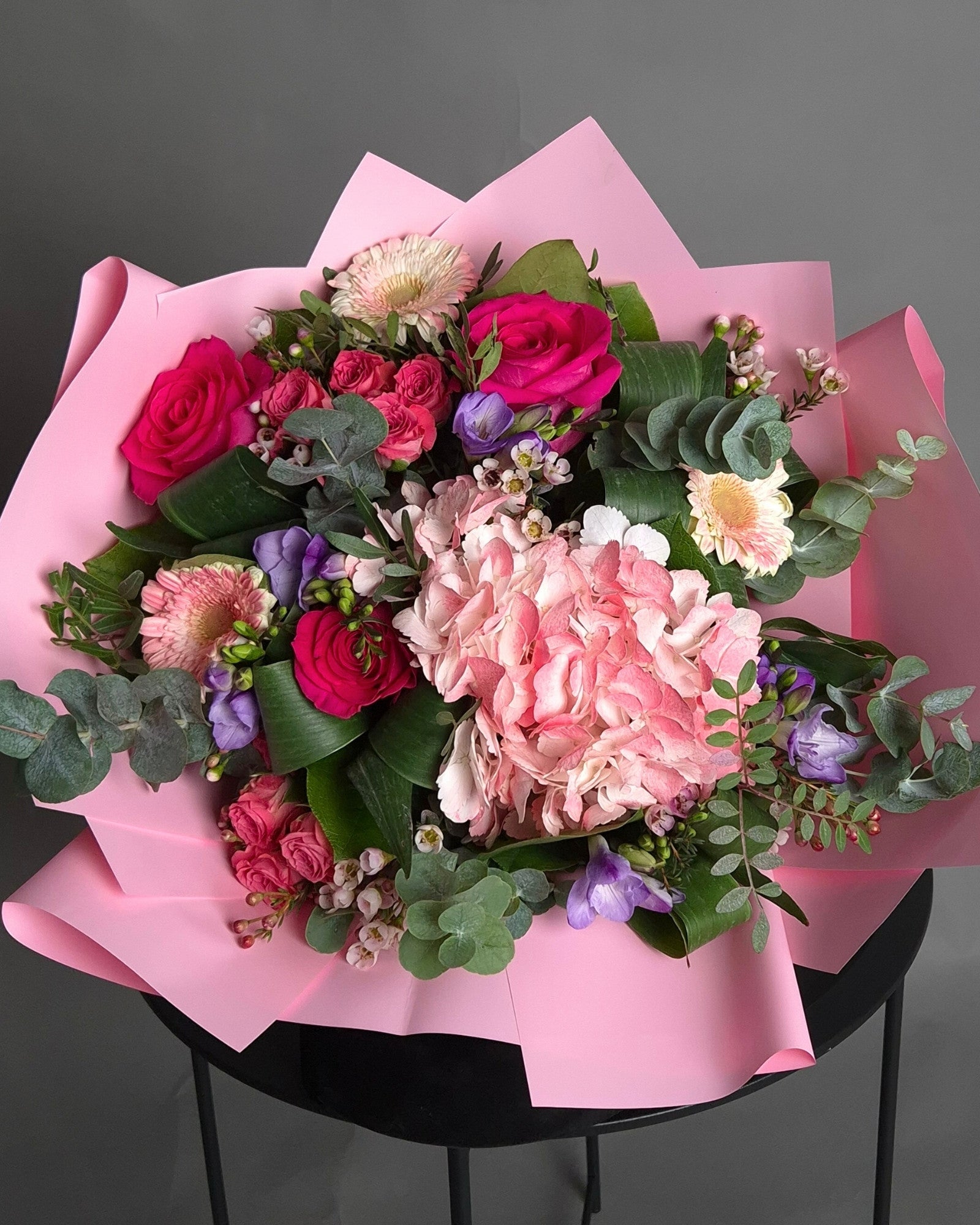 Pachet "Sweet Delight" - Buchet & Tort Bezea 500 gr