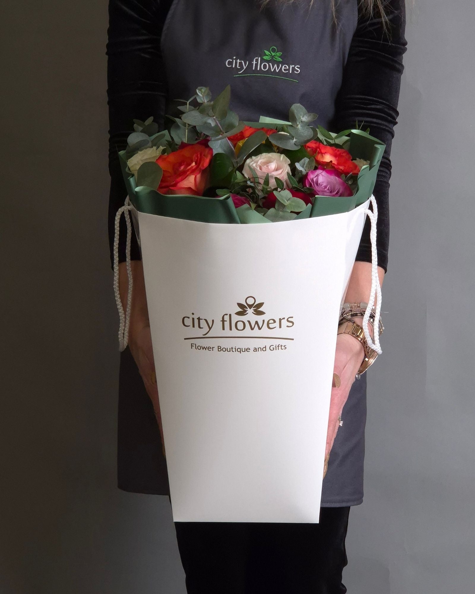 City Flowers Bag 15 trandafiri multicolori