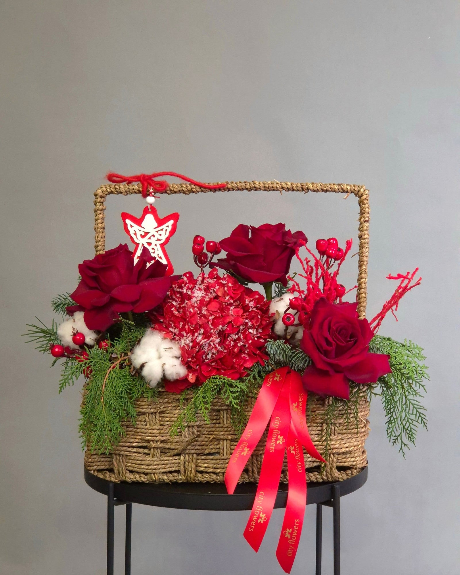 Cos cu Flori de Craciun "Festive Angel"