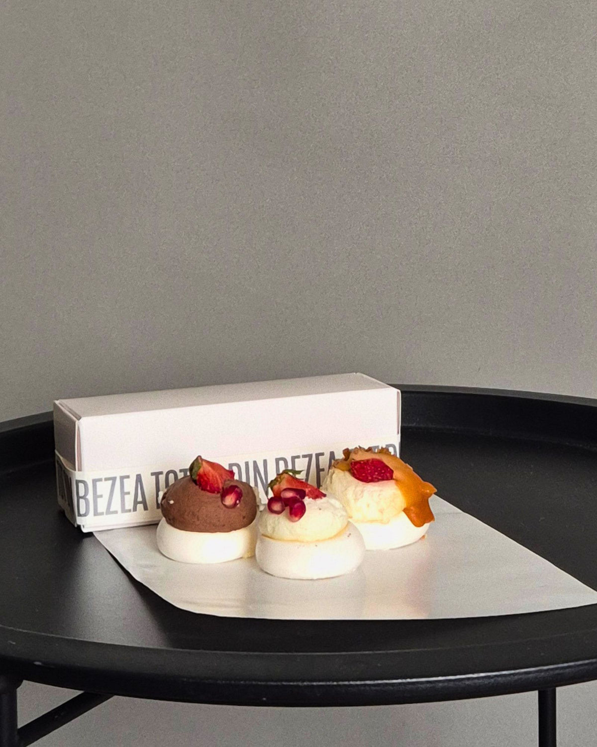 Set 3 Mini Pavlova – Mini Bezele cu Crema si Fructe