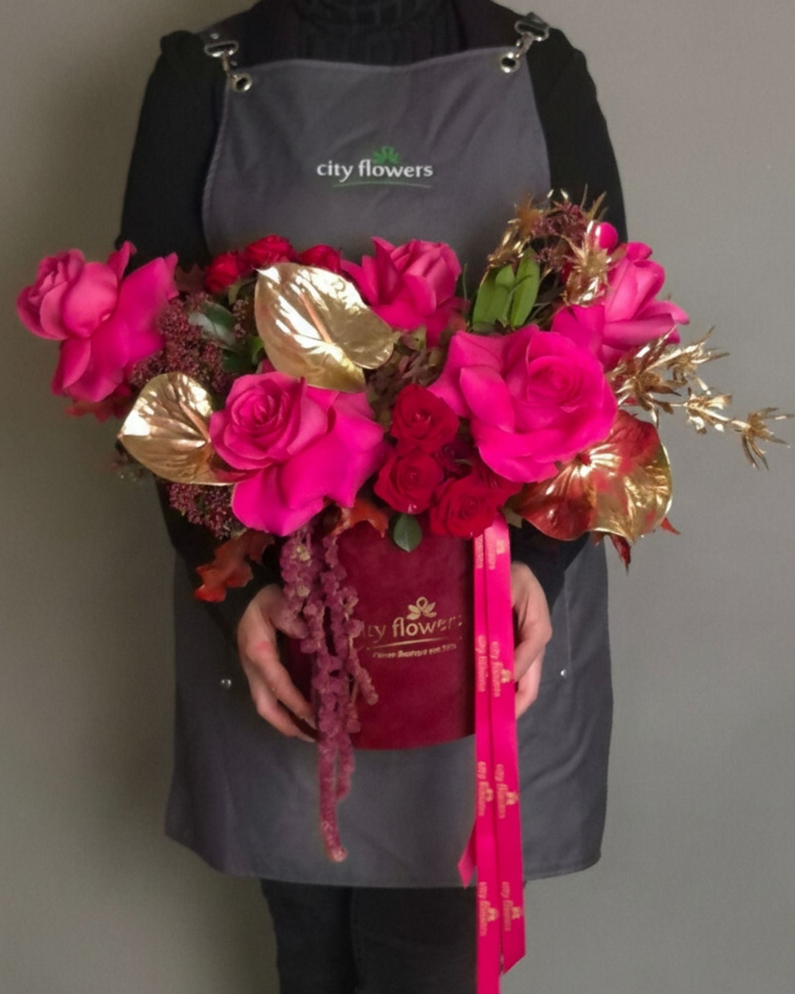 Aranjament Floral in Cutie Eleganta cu Anthurium si Pink Floyd