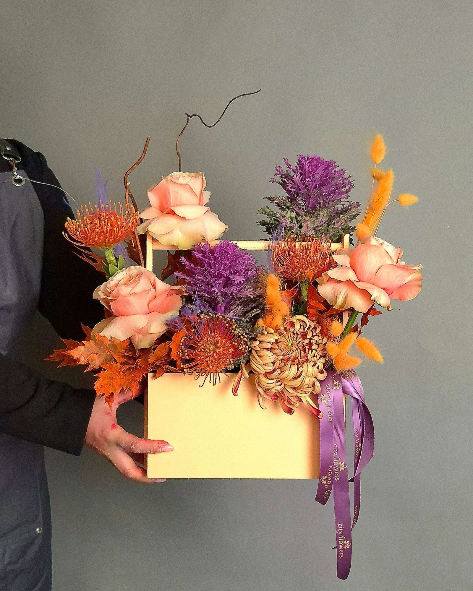 Aranjament Floral "Ladita Colorata de Toamna"