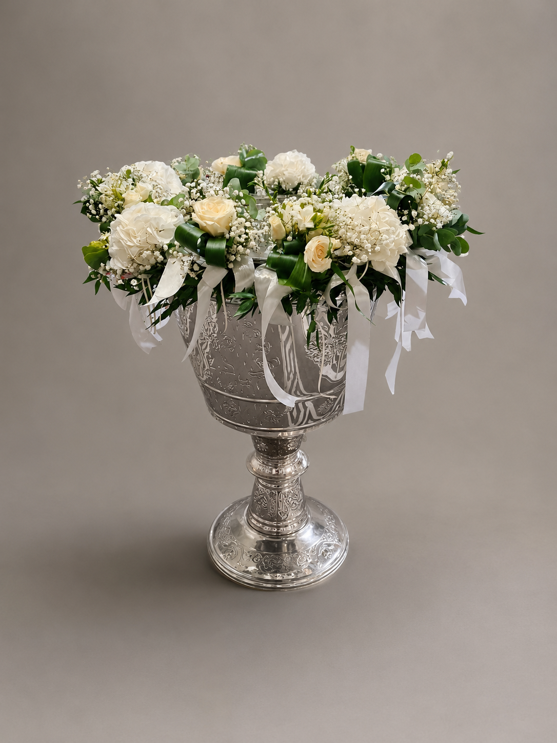 Aranjament Cristelnita "Pure Grace"– Hortensie si Gypsophila