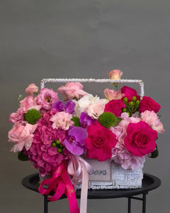 Aranjament Floral cos "Orchid Elegance" – Orhidee, Hortensie si Trandafiri