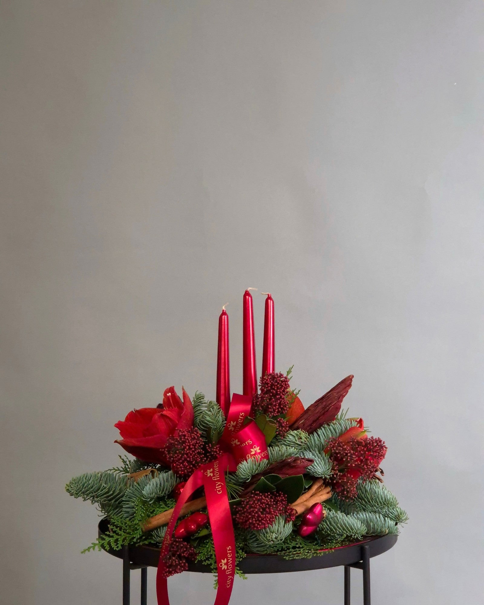 Aranjament Floral Masa "Holiday Glow"