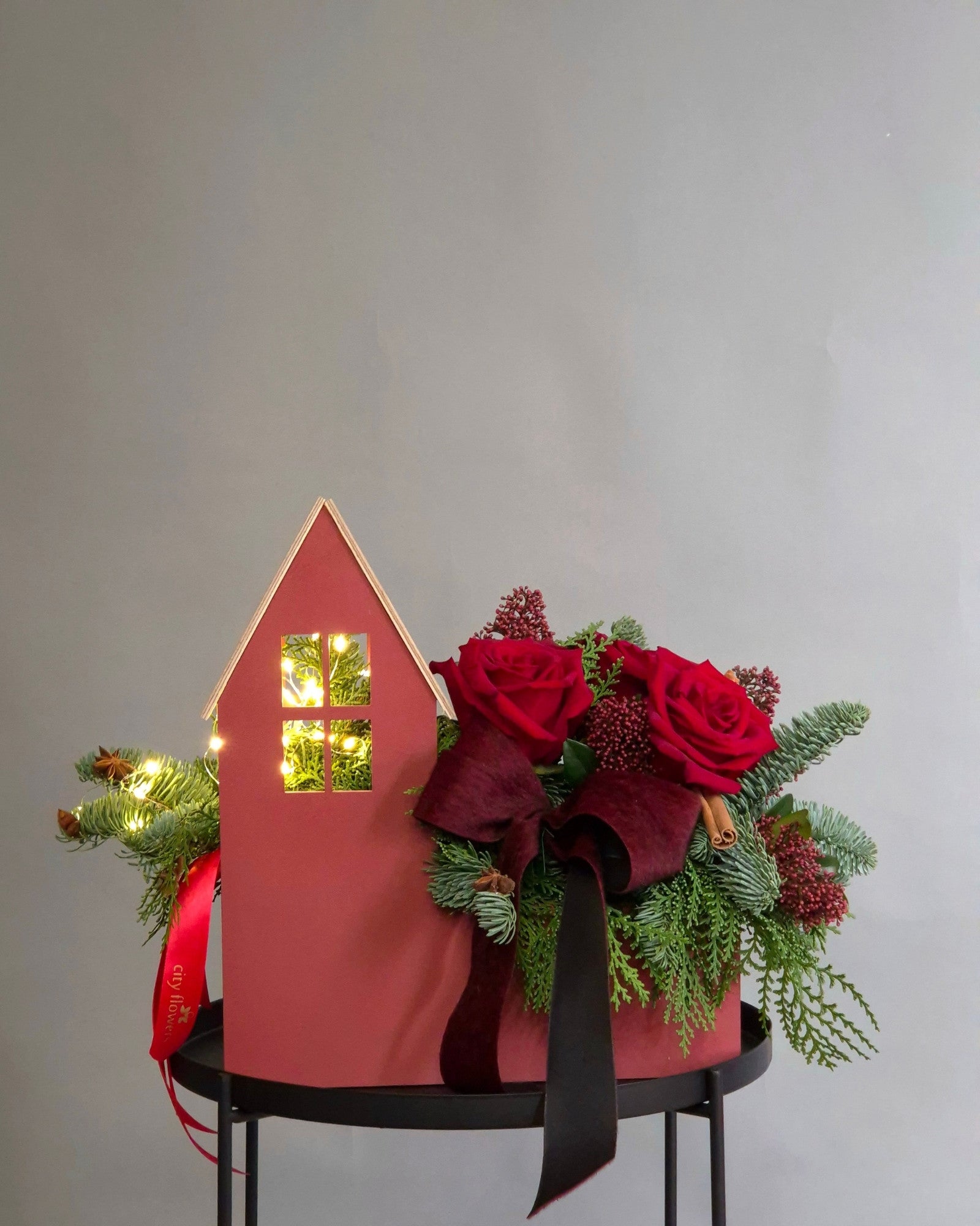 Aranjament Floral de Craciun "Holiday Home"