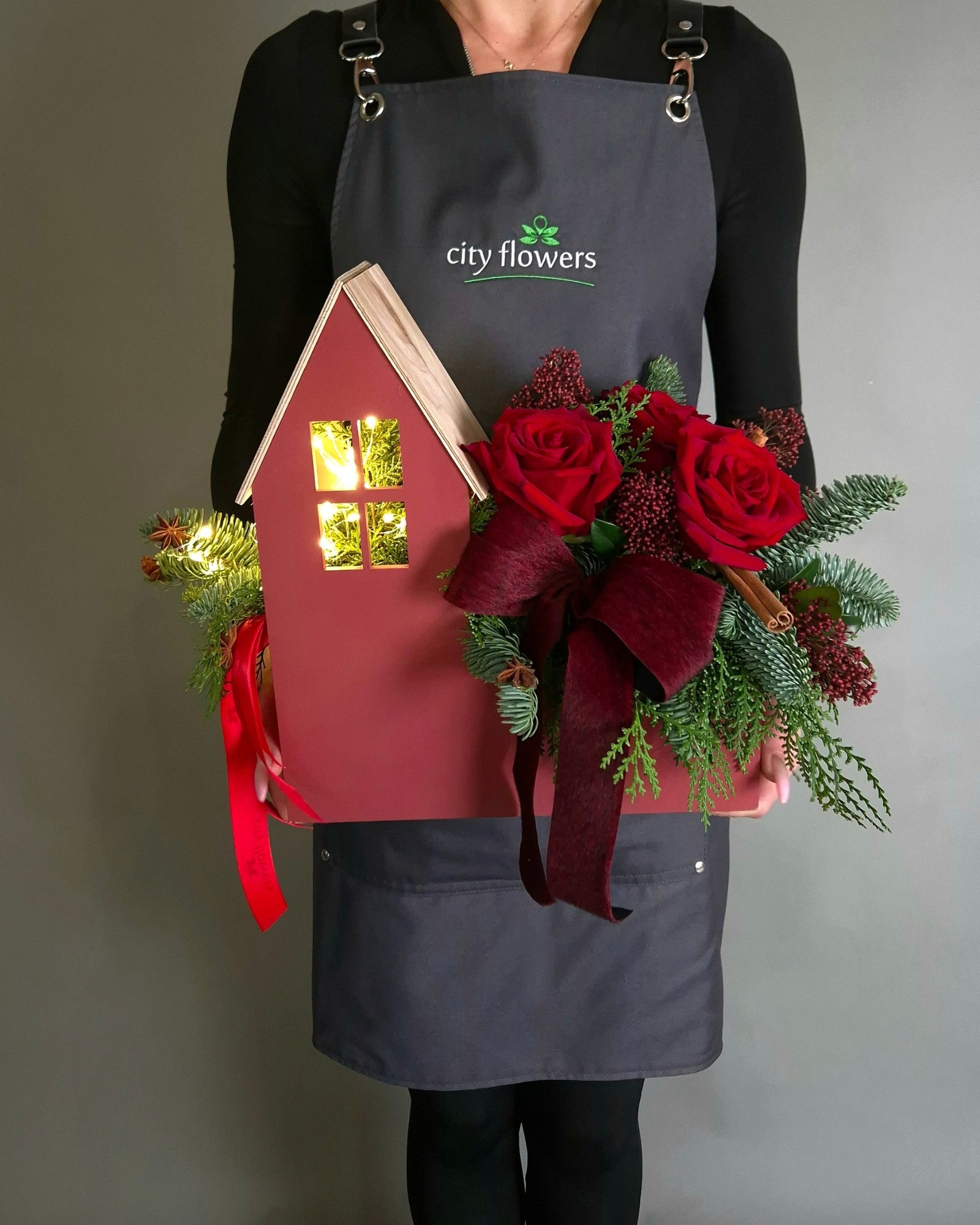 Aranjament Floral de Craciun "Holiday Home"