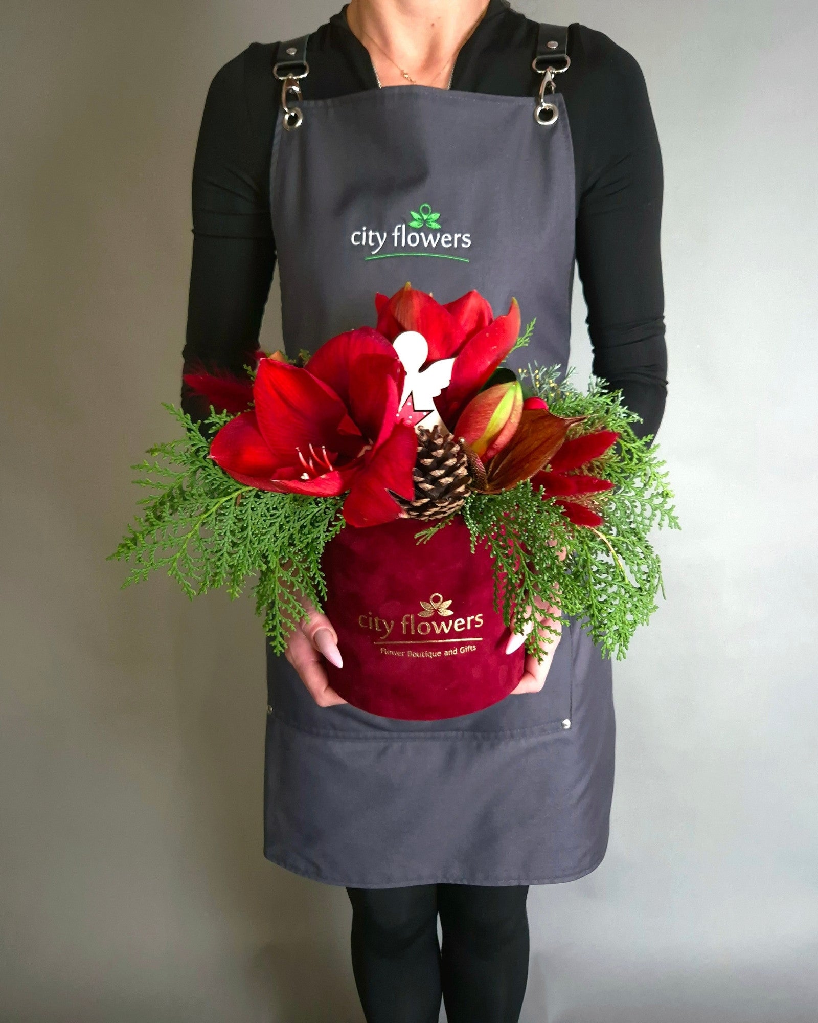 Aranjament Floral de Craciun "Red Velvet"