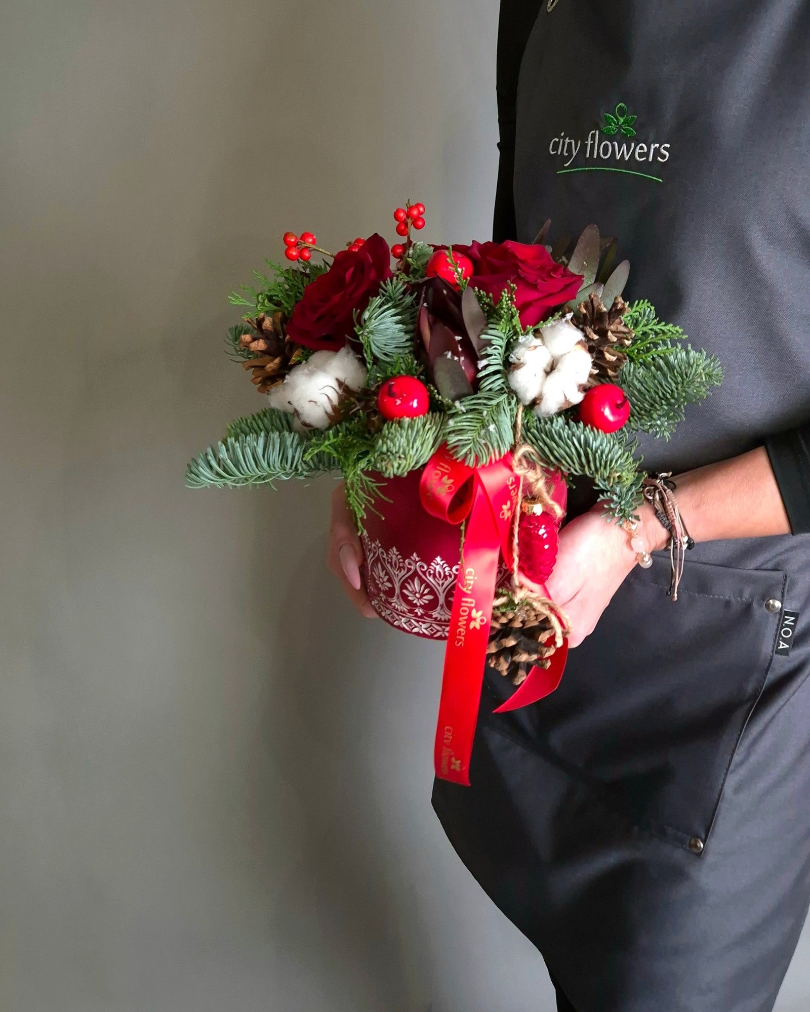 Aranjament Floral de Craciun "Winter Joy"