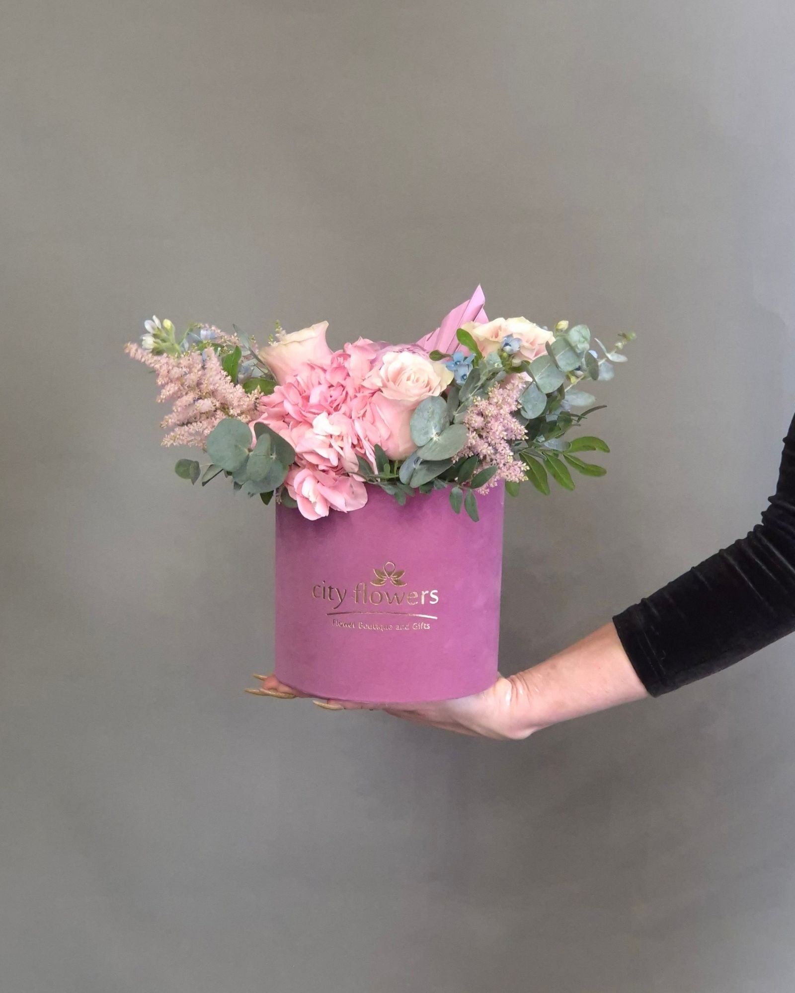 Aranjament Floral in Cutie "Pink & Blue Harmony"