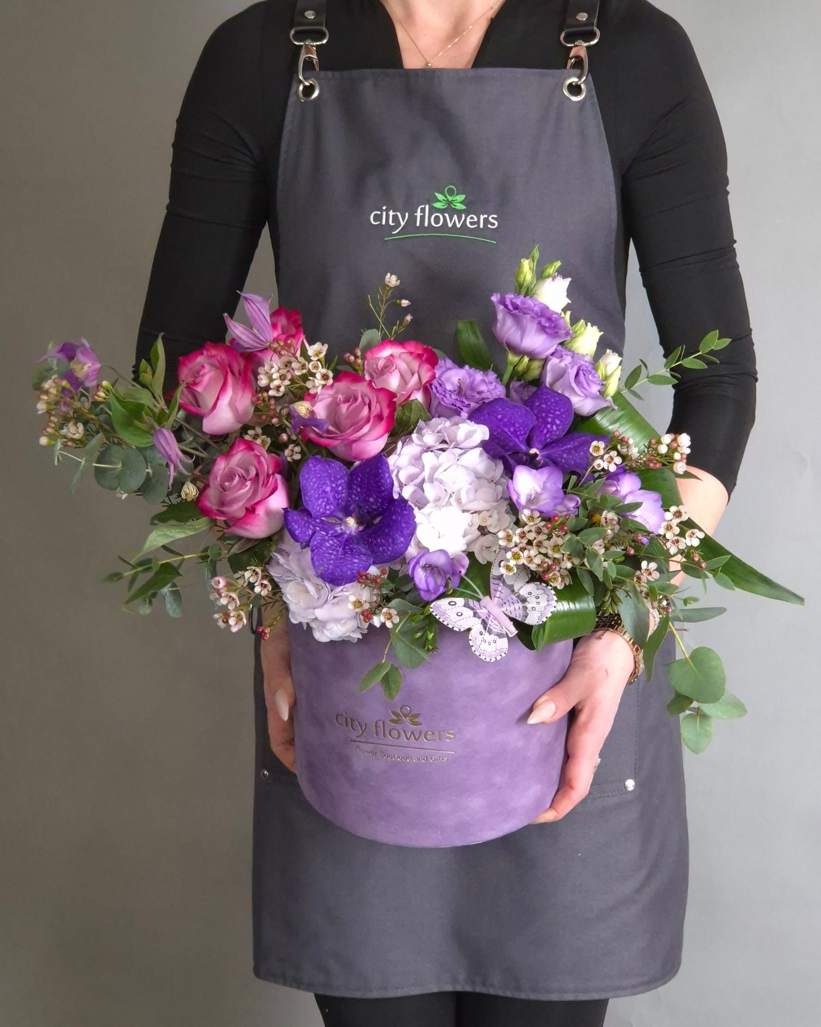 Aranjament Floral in Cutie "Purple Dream"