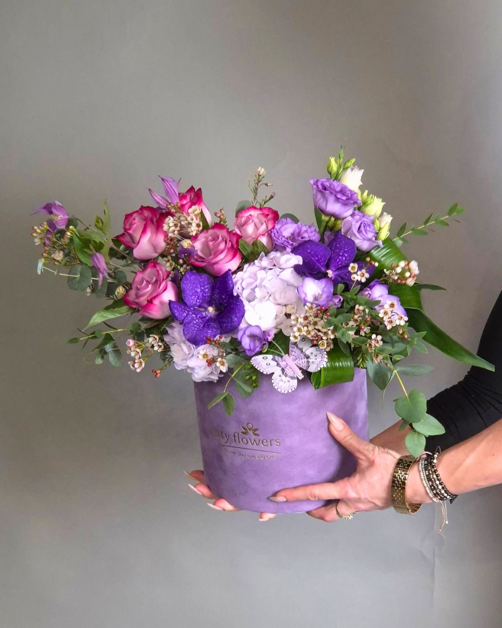 Aranjament Floral in Cutie "Purple Dream"