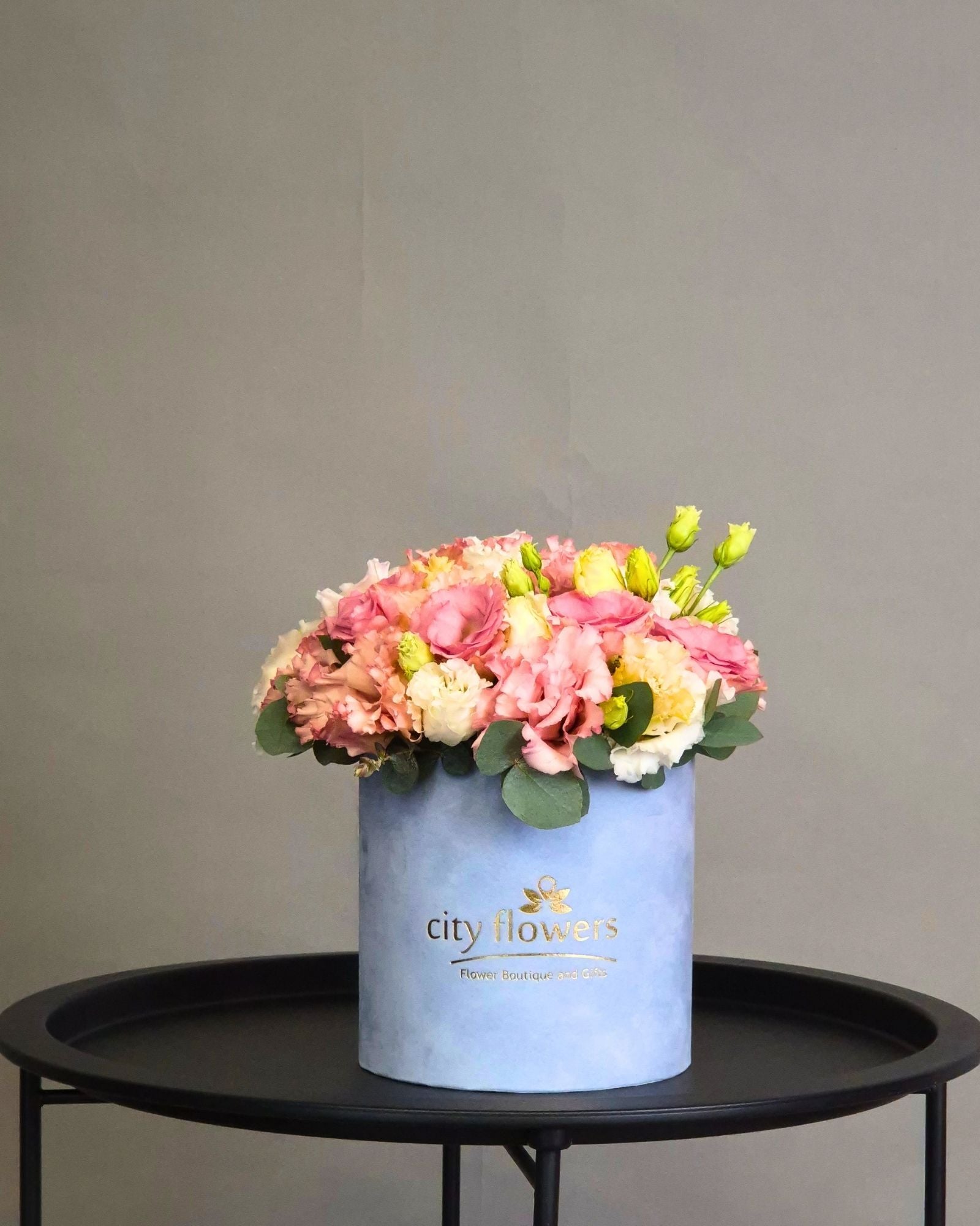 Aranjament in cutie "Pastel Whisper"