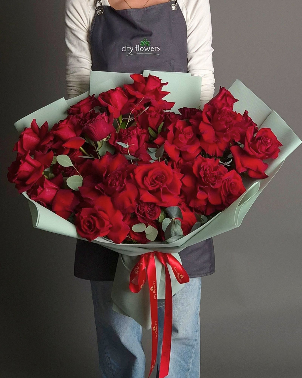 Buchet 55 Trandafiri Rosii
