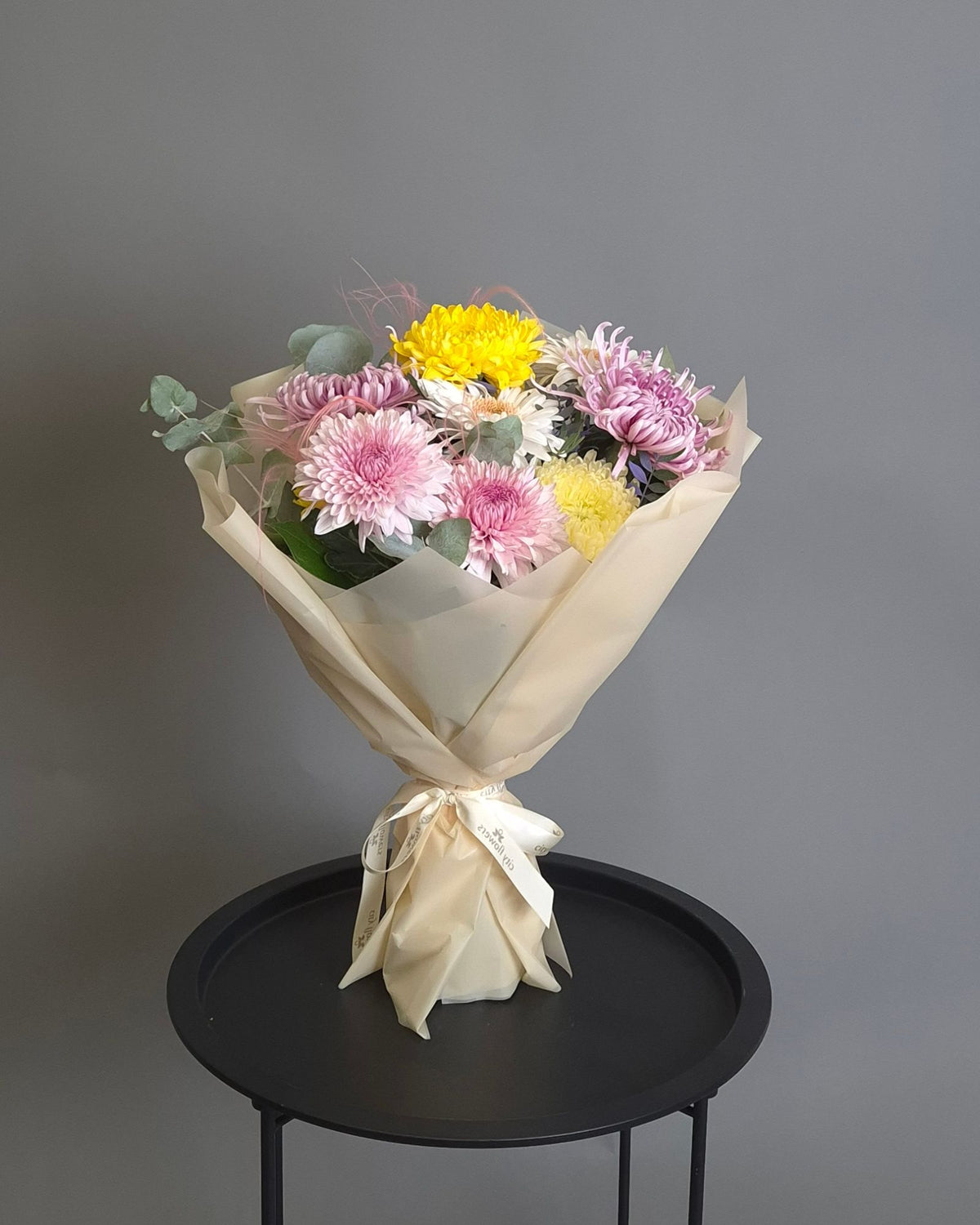 Buchet 9 Crizanteme Multicolore – Veselie si Culoare