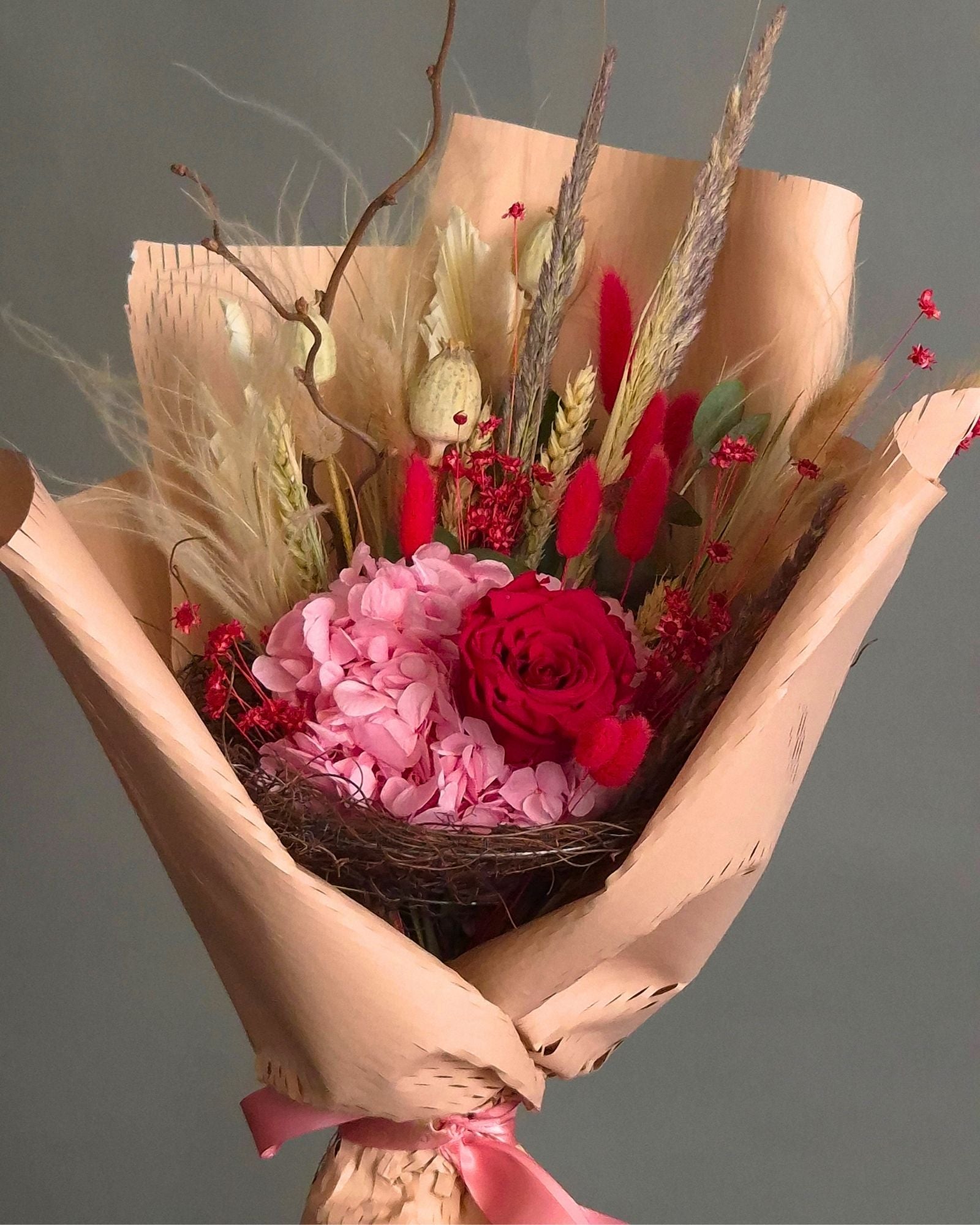 Buchet Nemuritor "Rustic Rose" – Trandafir Criogenat si Flori Uscate