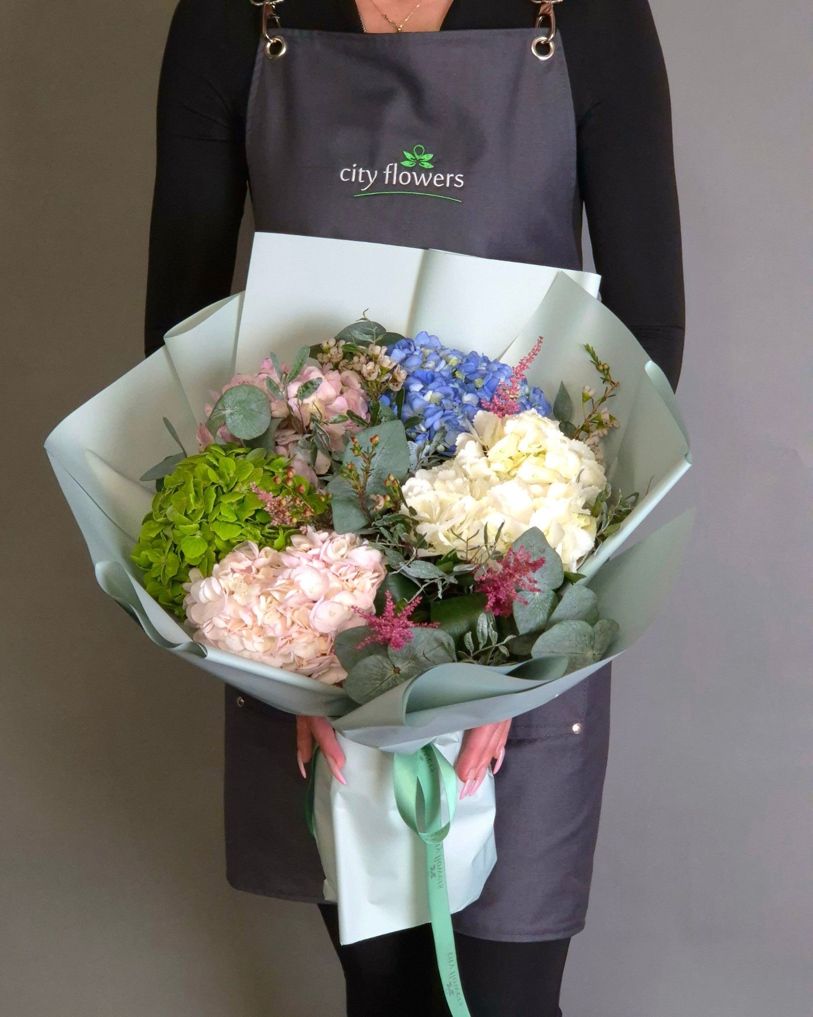 Buchet Flori 5 Hortensii Delicate