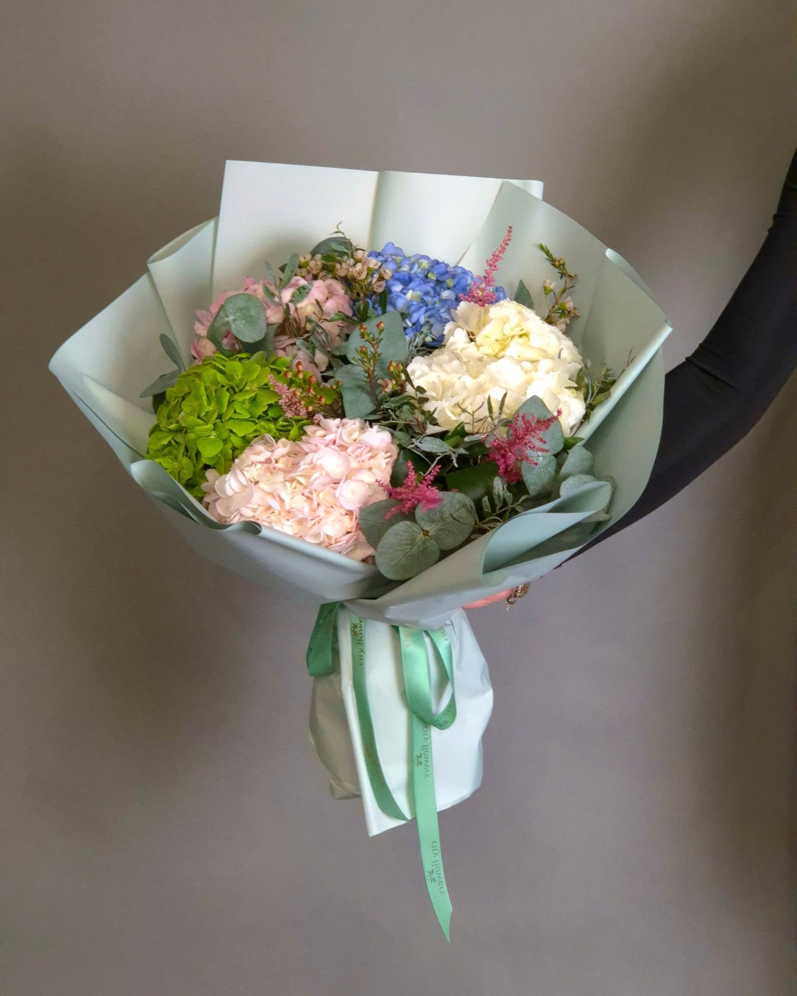 Buchet Flori 5 Hortensii Delicate