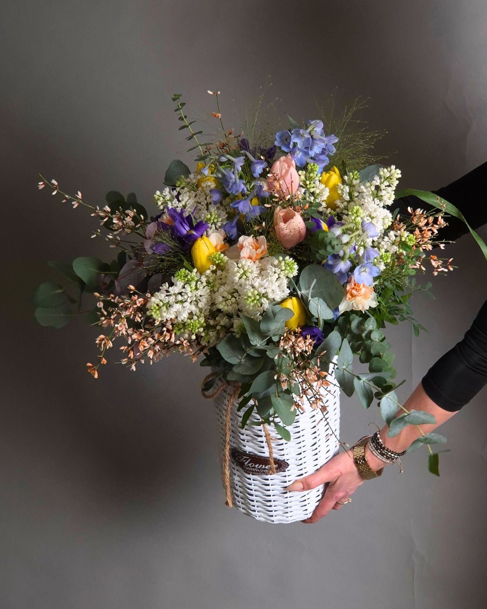 Buchet Flori in Vaza "Spring Grandeur"