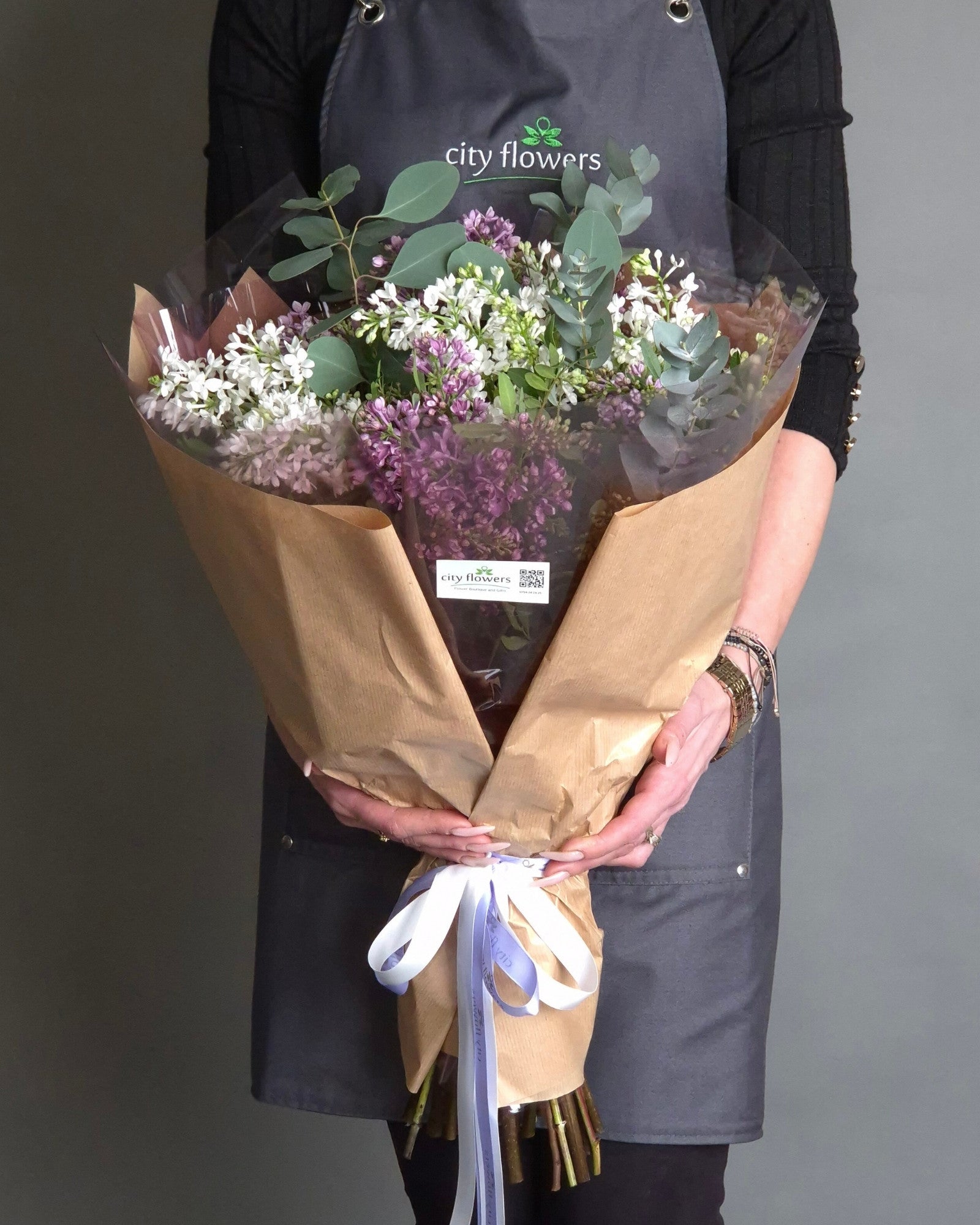 Buchet "Spring Scent" – 11 Fire Liliac