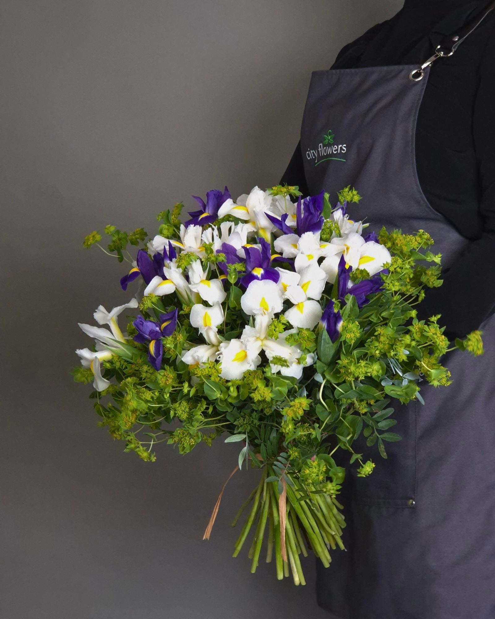 Buchet de Flori "Iris Symphony"